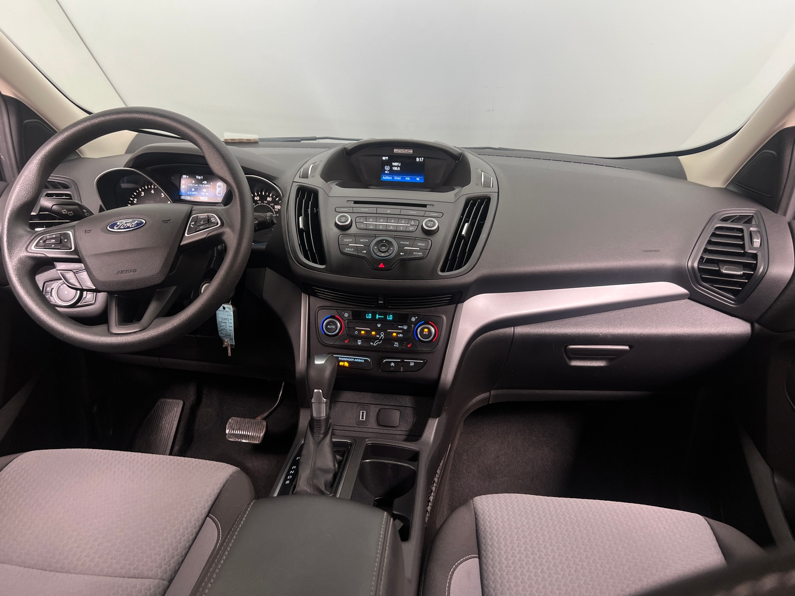 Thumbnail: 2017 Ford Escape - 3