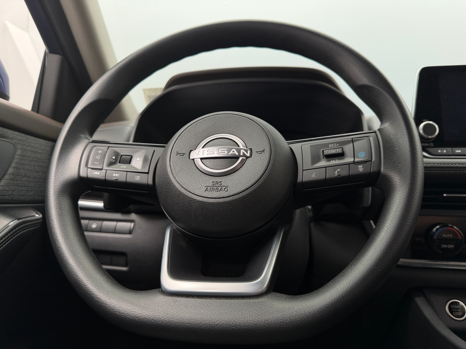 Thumbnail: 2023 Nissan Rogue - 5