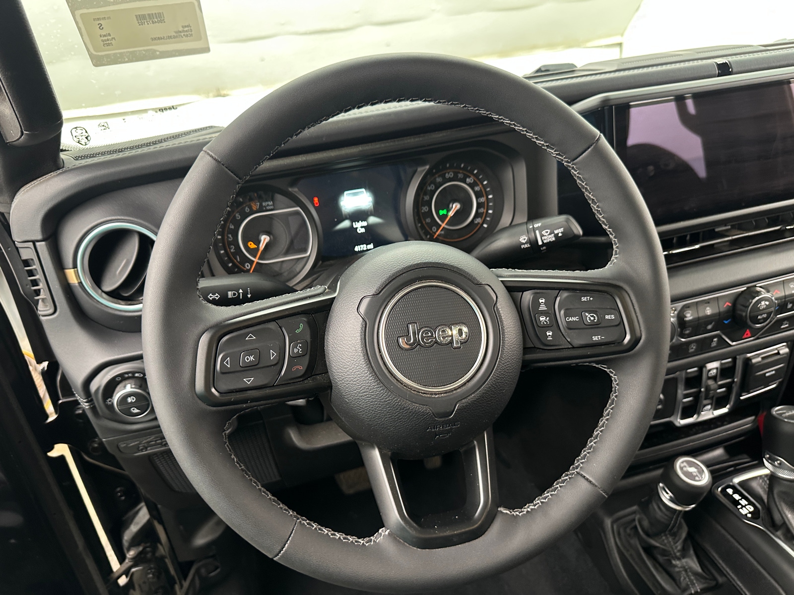 Thumbnail: 2025 Jeep Gladiator - 4