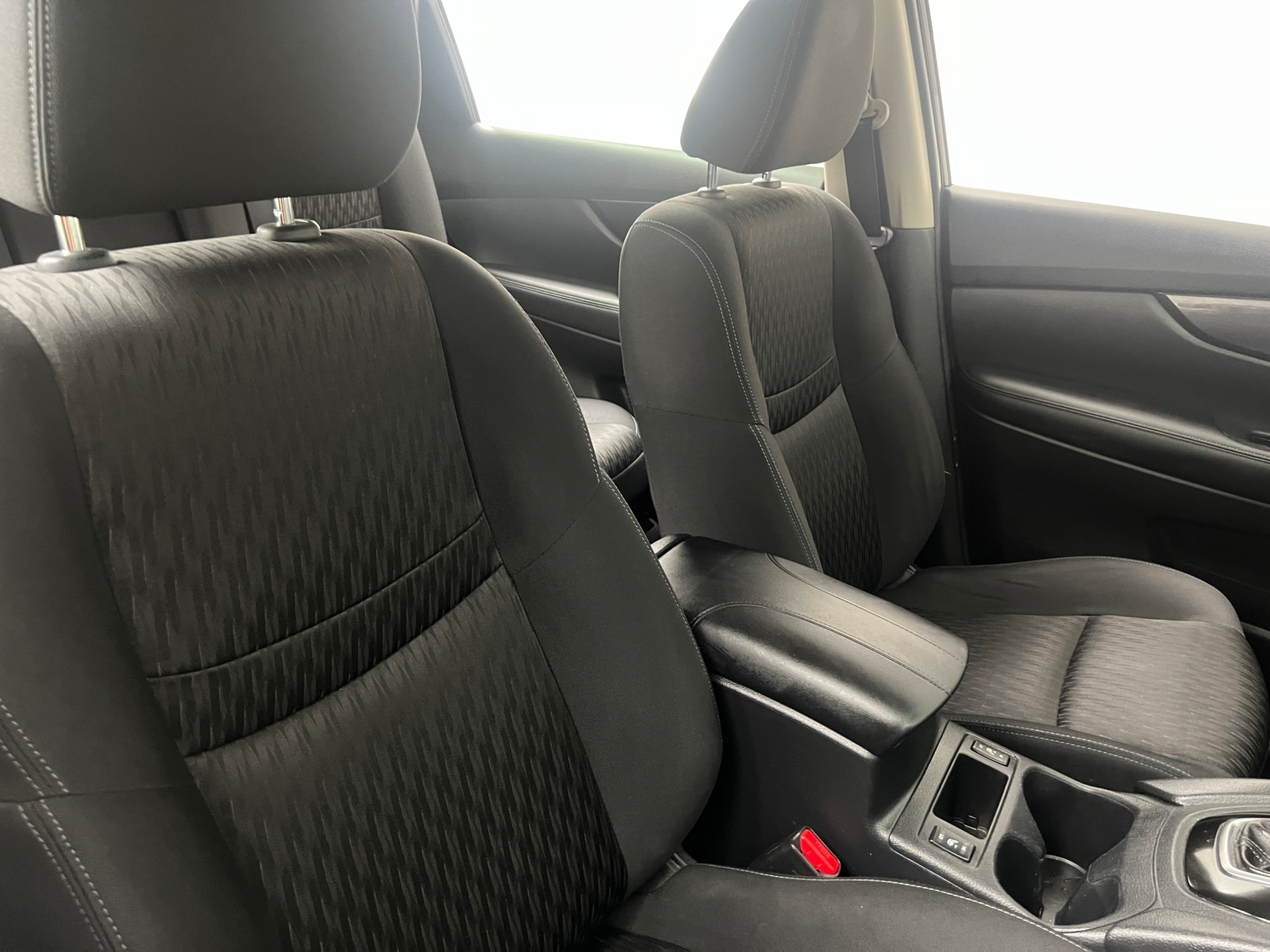Thumbnail: 2017 Nissan Rogue - 2