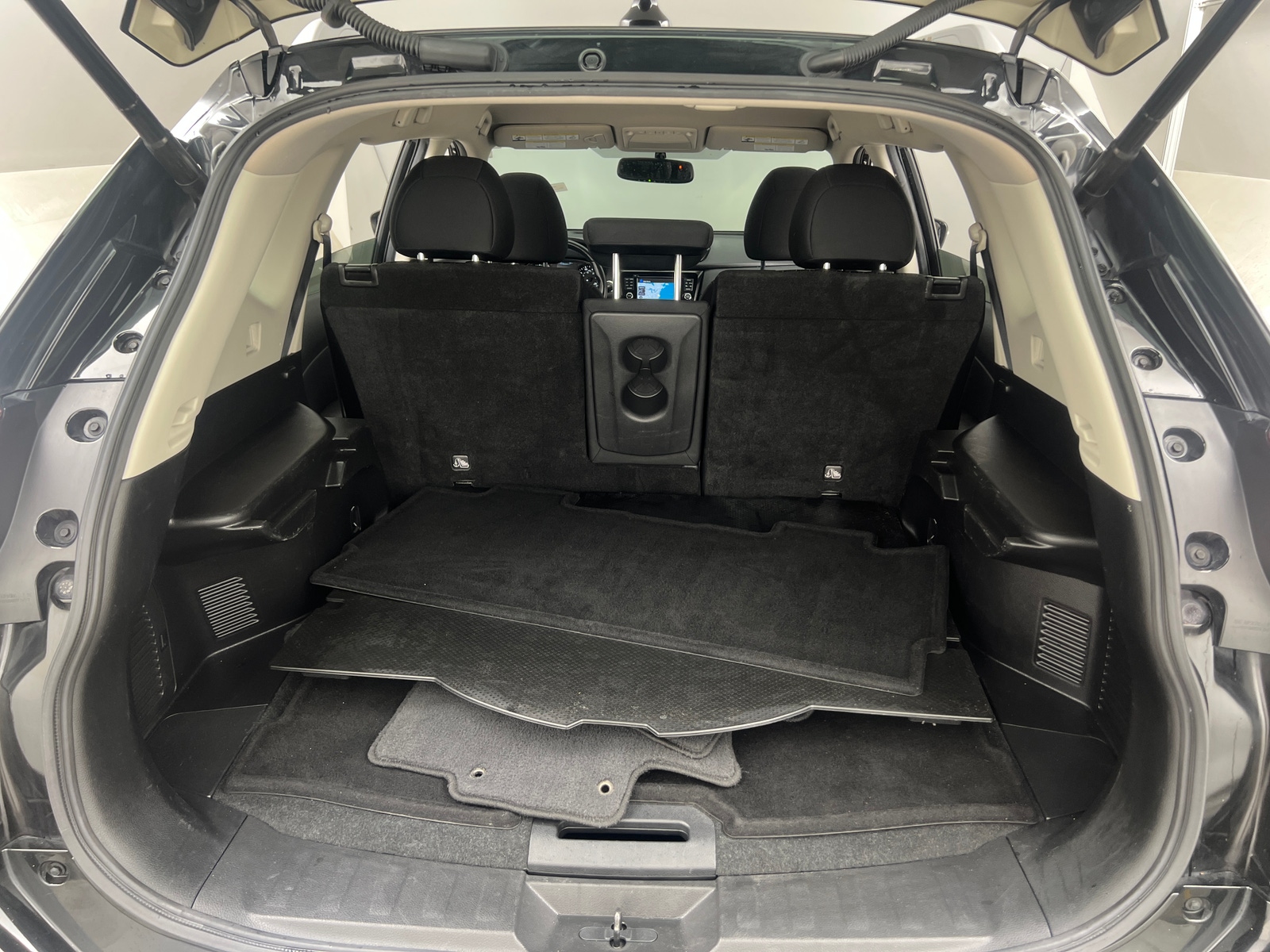 Thumbnail: 2017 Nissan Rogue - 7