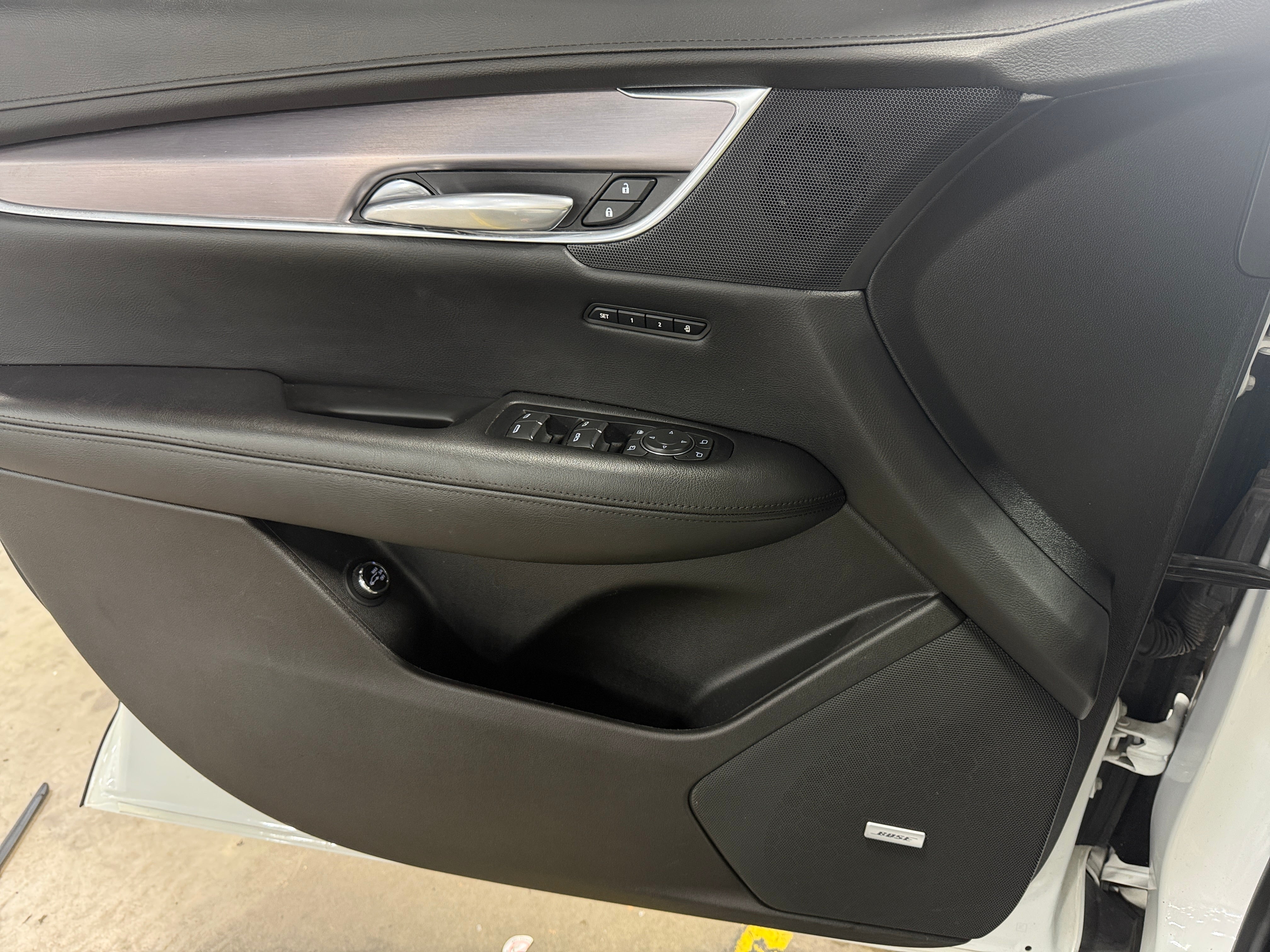 Used 2019 Cadillac XT5 Luxury with VIN 1GYKNCRS5KZ142580 for sale in Auburn, WA