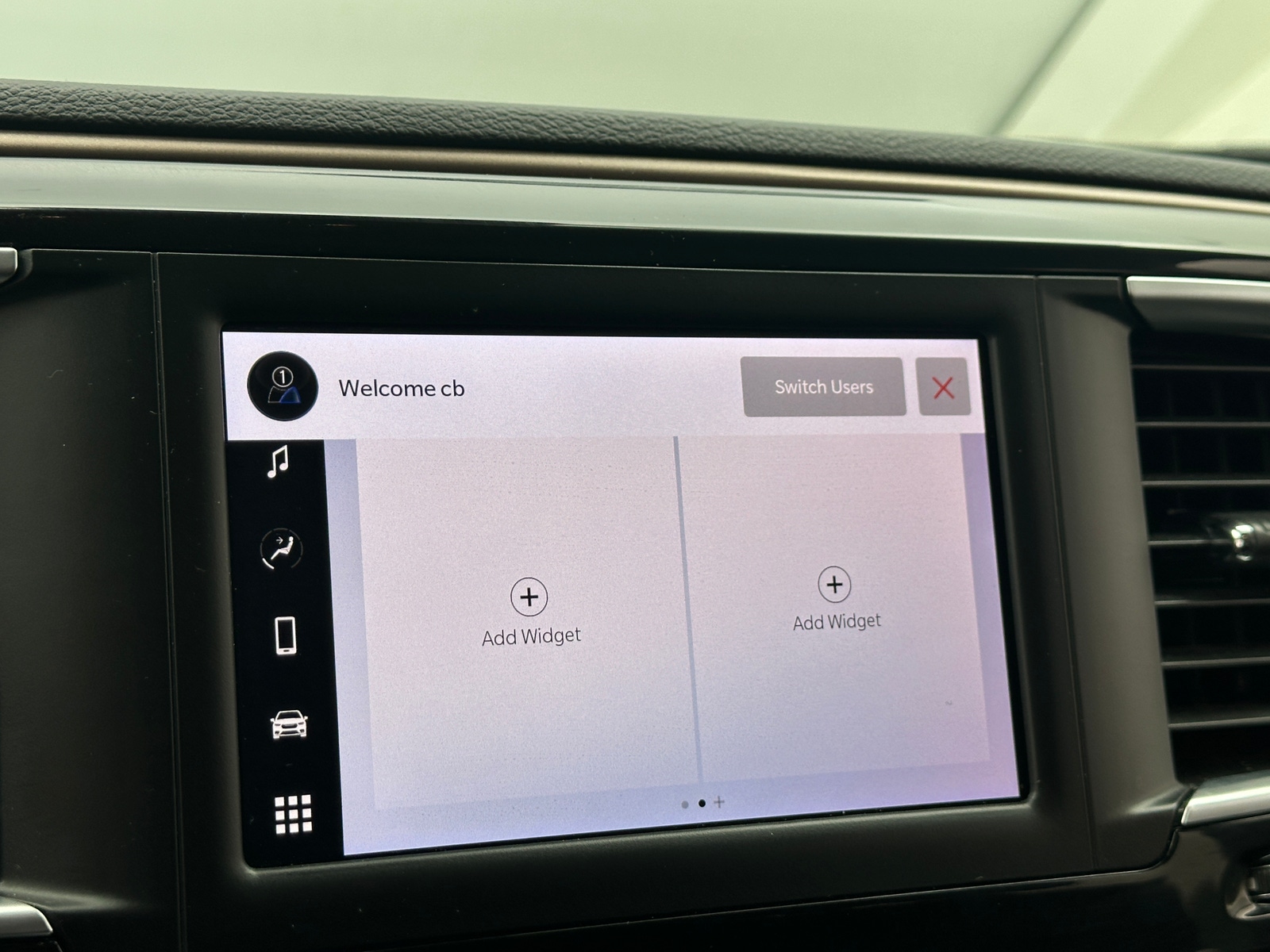 Thumbnail: 2024 Chrysler Voyager - 4