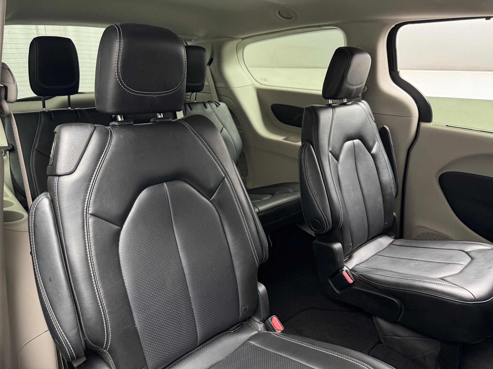 Thumbnail: 2023 Chrysler Pacifica - 5