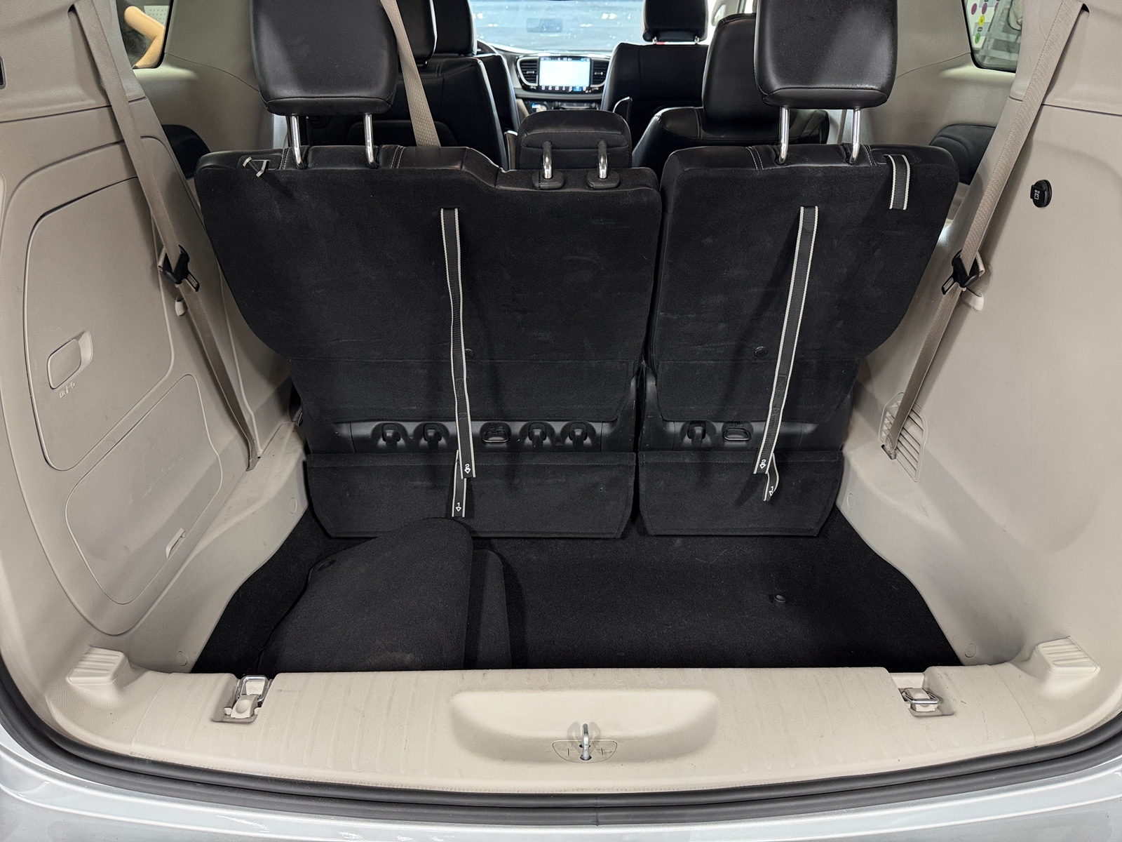 Thumbnail: 2024 Chrysler Pacifica - 6