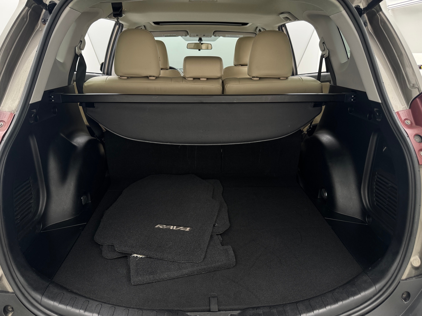 Thumbnail: 2014 Toyota RAV4 - 7