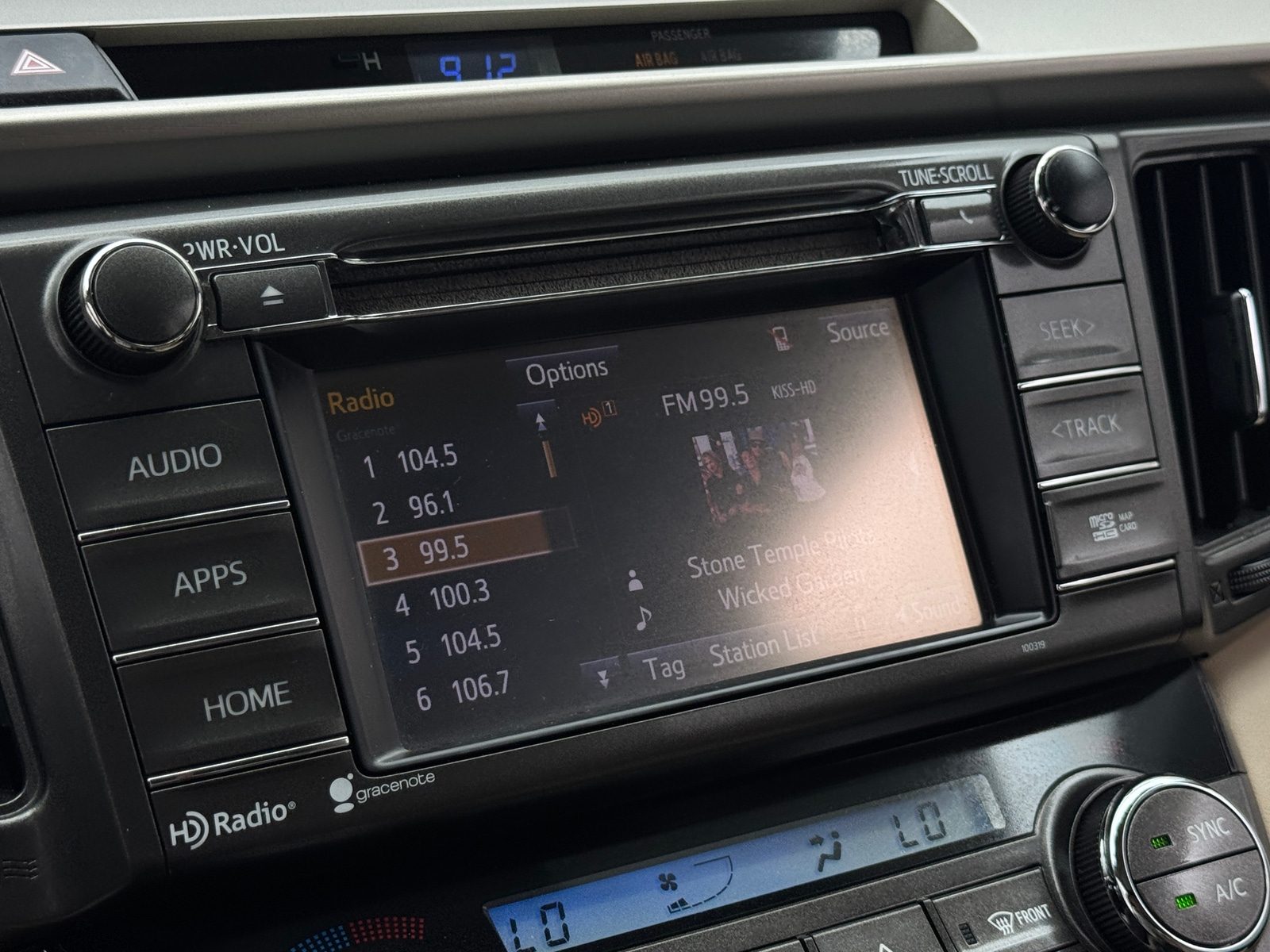 Thumbnail: 2014 Toyota RAV4 - 4