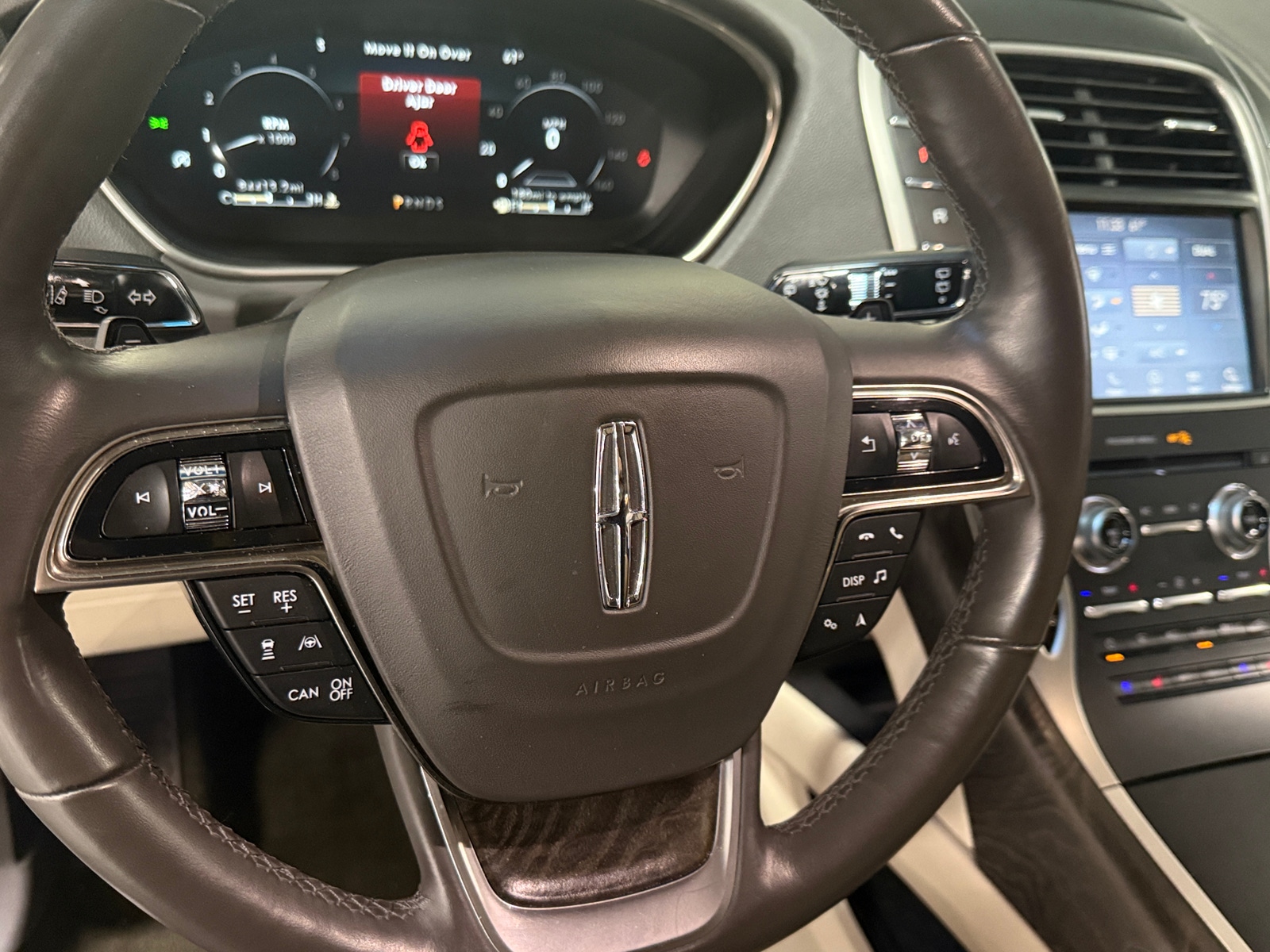 Thumbnail: 2019 Lincoln Nautilus - 4