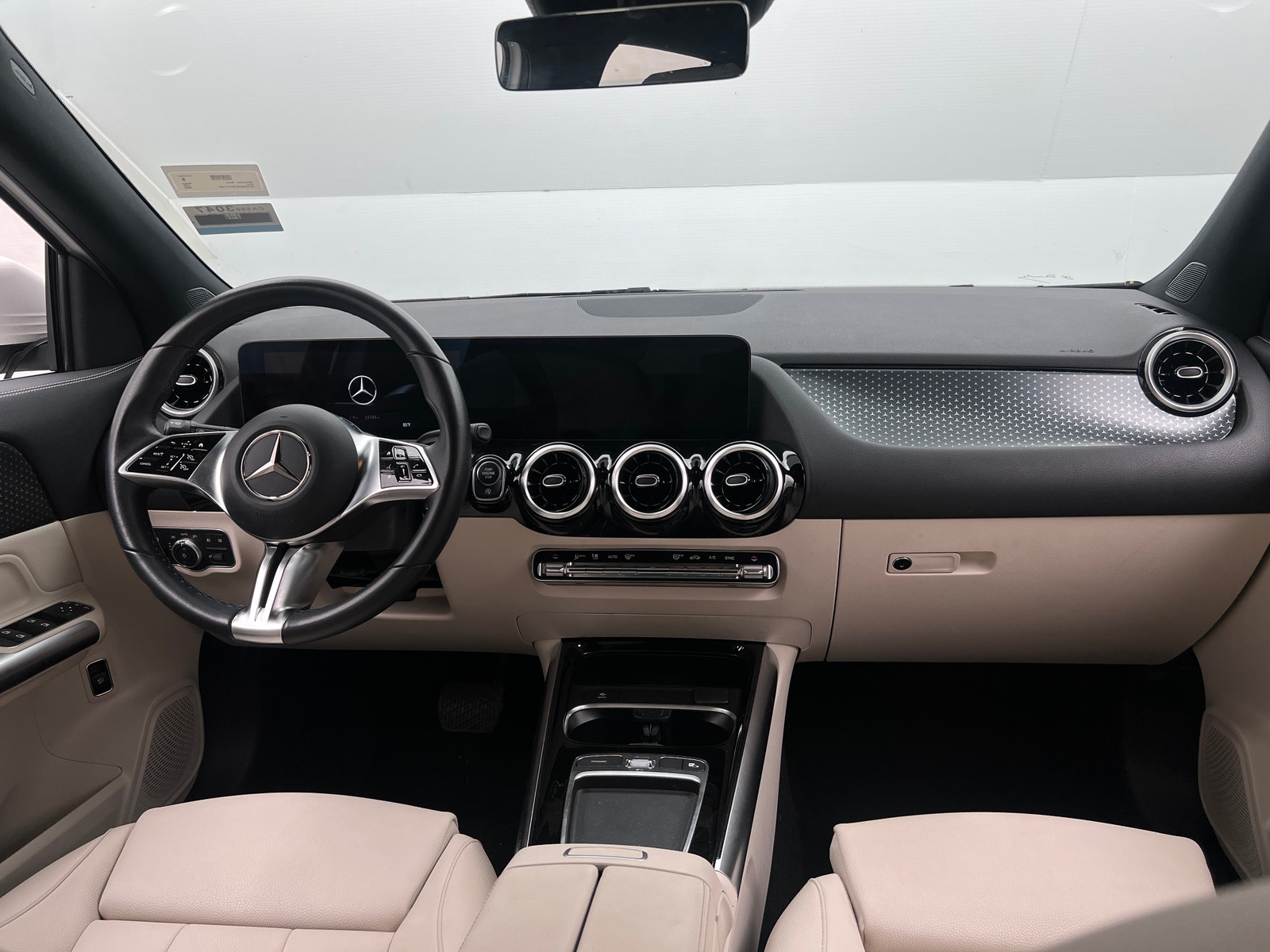 Thumbnail: 2025 Mercedes-Benz GLA - 2