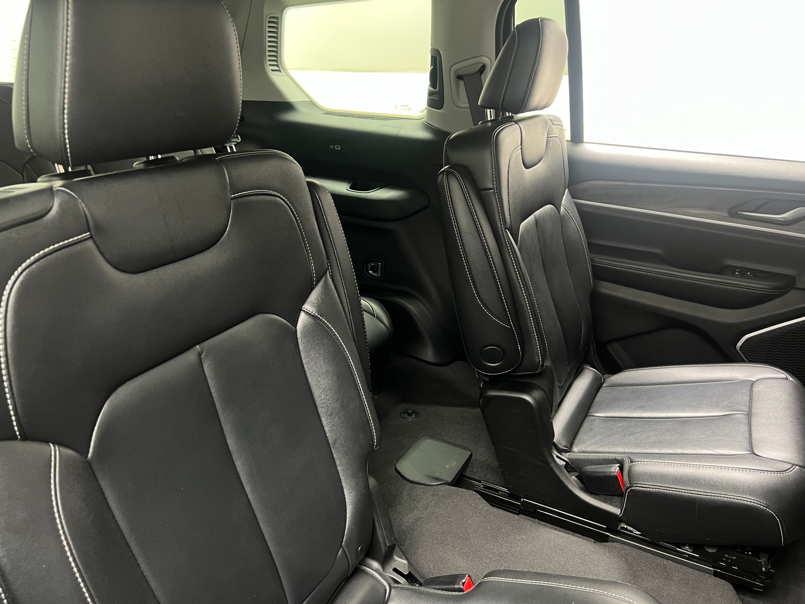Thumbnail: 2022 Jeep Grand Cherokee L - 5
