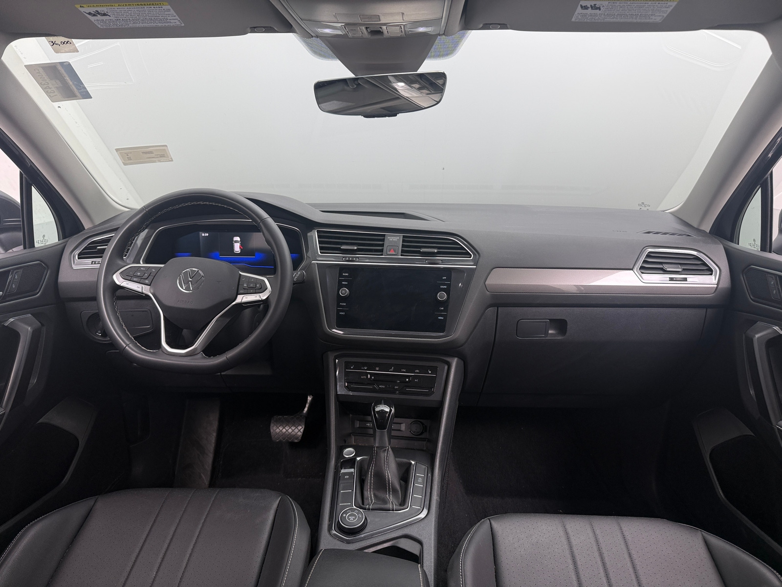 Thumbnail: 2023 Volkswagen Tiguan - 2
