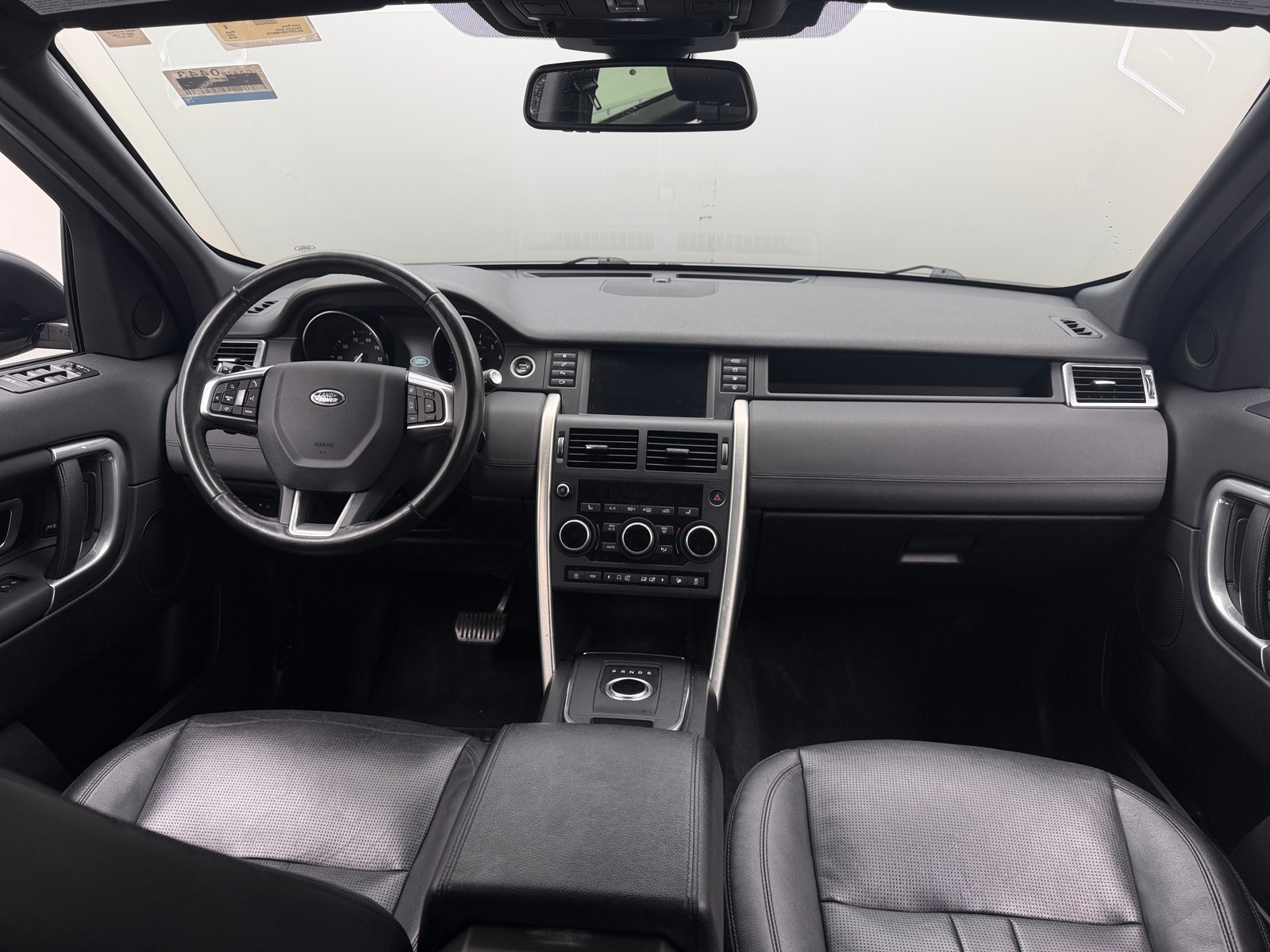 Thumbnail: 2019 Land Rover Discovery Sport - 2