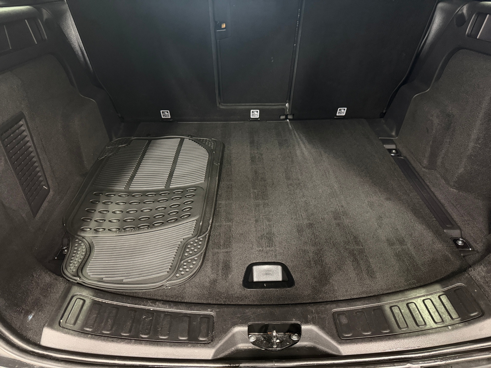 Thumbnail: 2019 Land Rover Discovery Sport - 6
