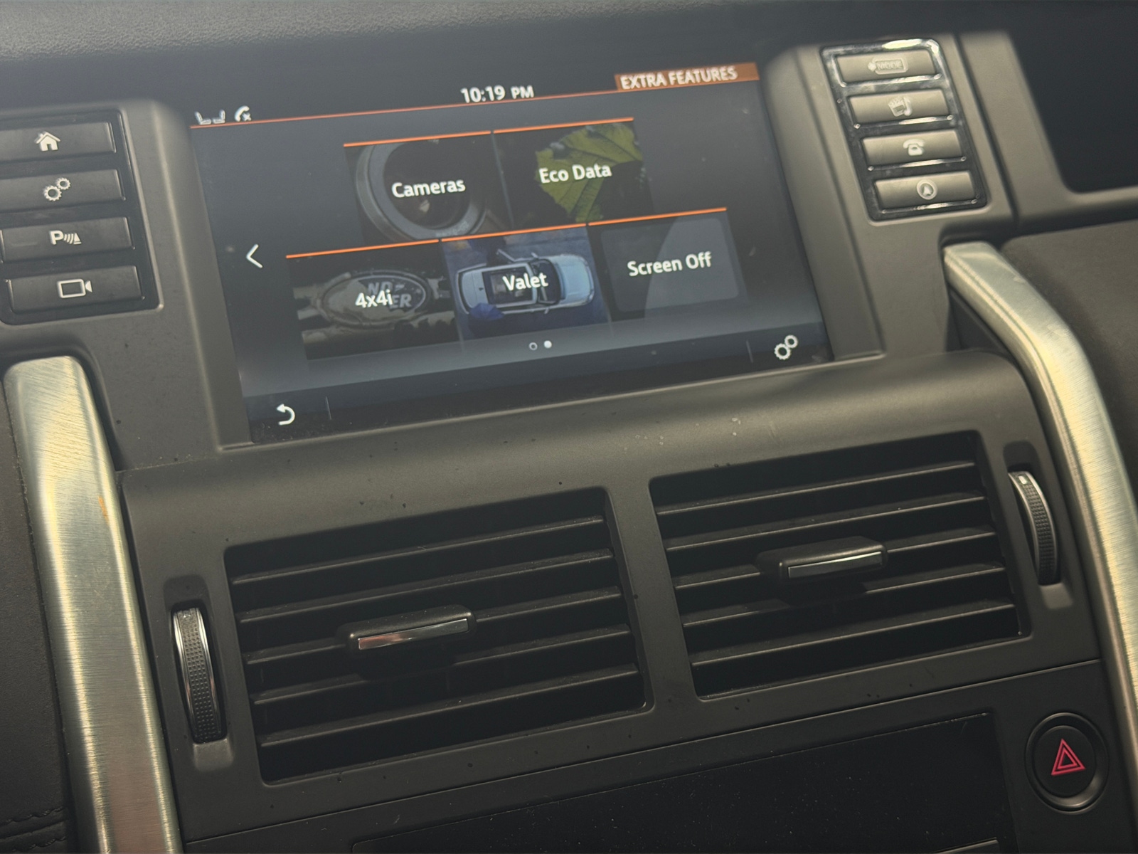Thumbnail: 2019 Land Rover Discovery Sport - 3