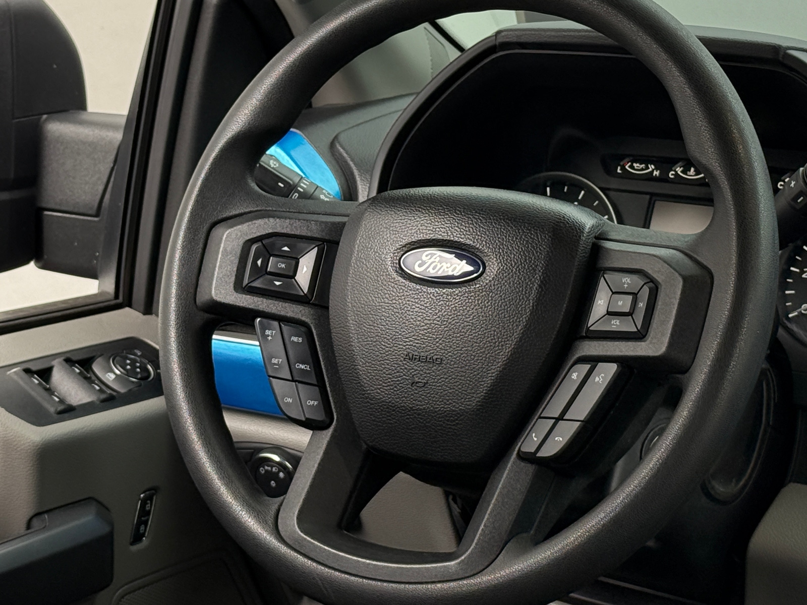 Thumbnail: 2018 Ford Econoline - 5