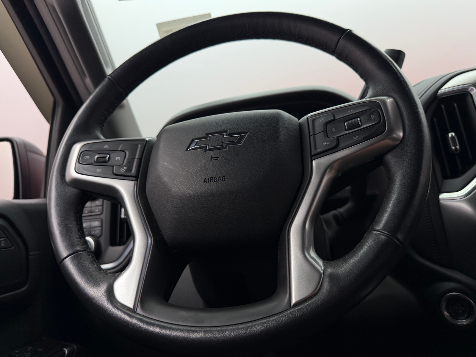Thumbnail: 2020 Chevrolet Silverado 1500 - 5