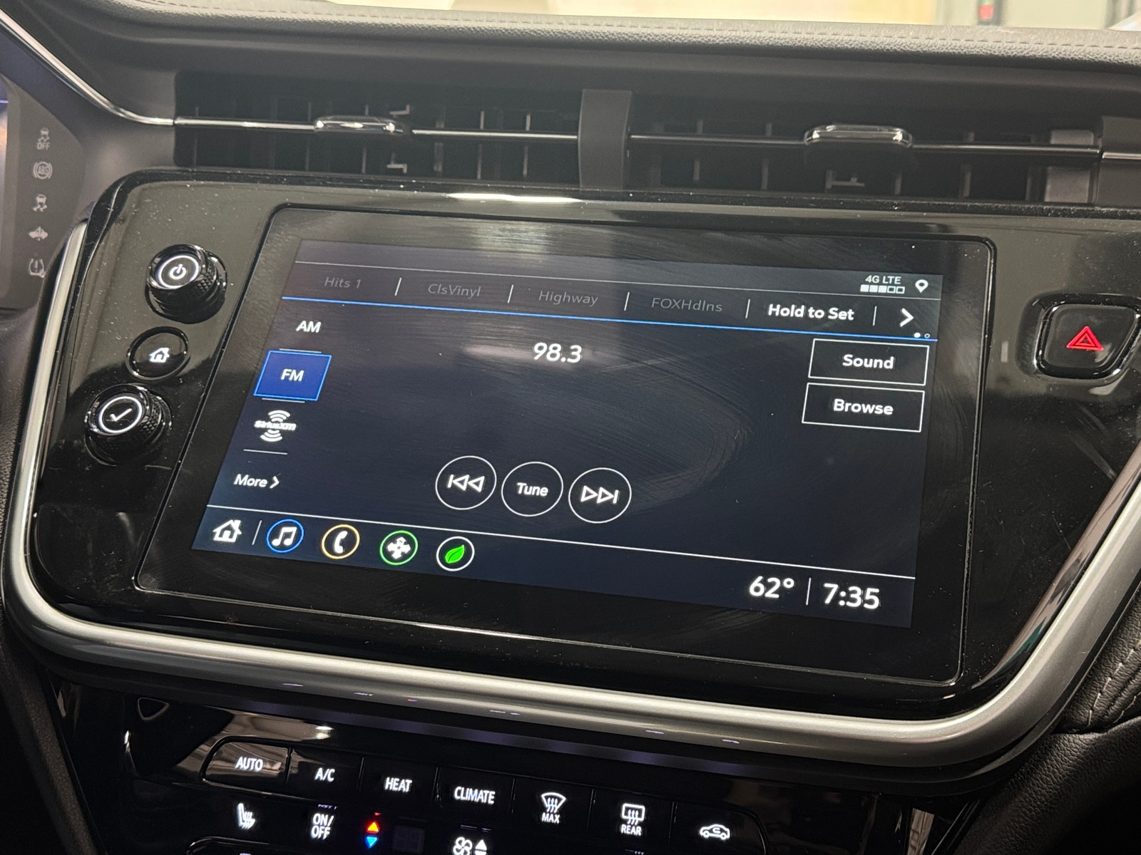 Thumbnail: 2023 Chevrolet Bolt EUV - 4