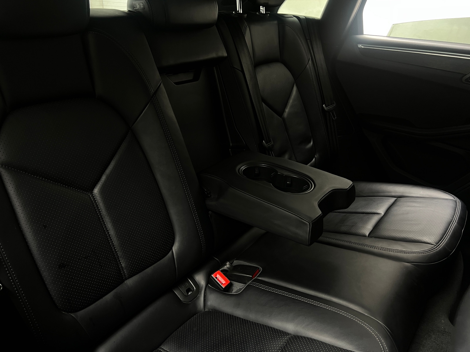 Thumbnail: 2017 Porsche Macan - 5