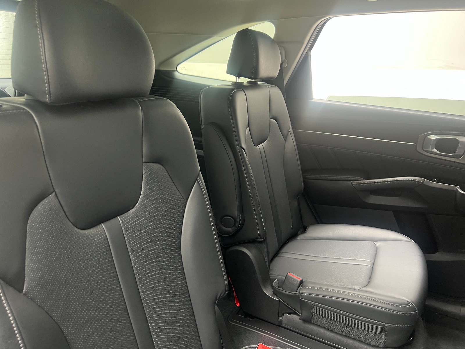 Thumbnail: 2023 Kia Sorento - 5