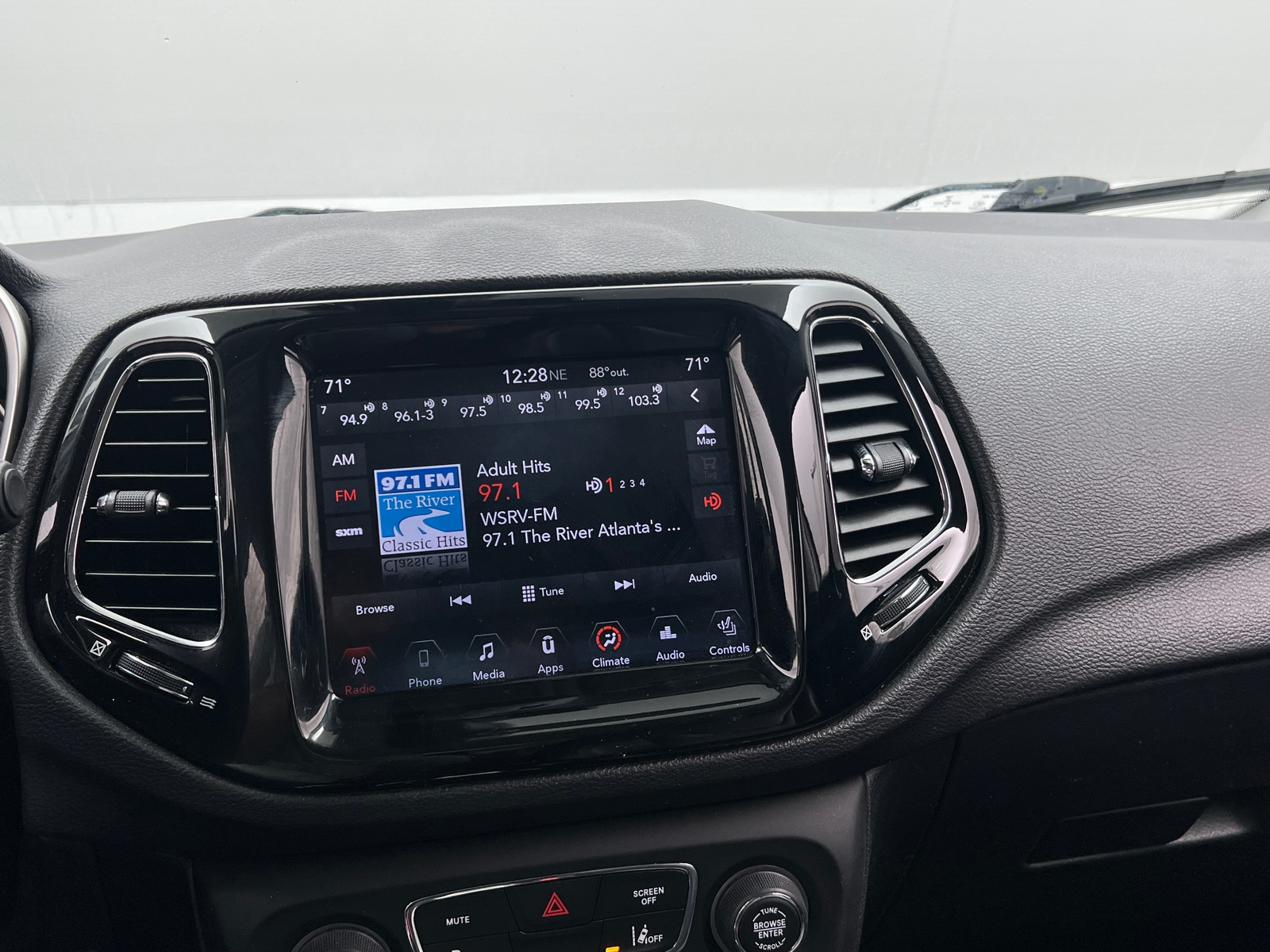 Thumbnail: 2017 Jeep Compass - 3
