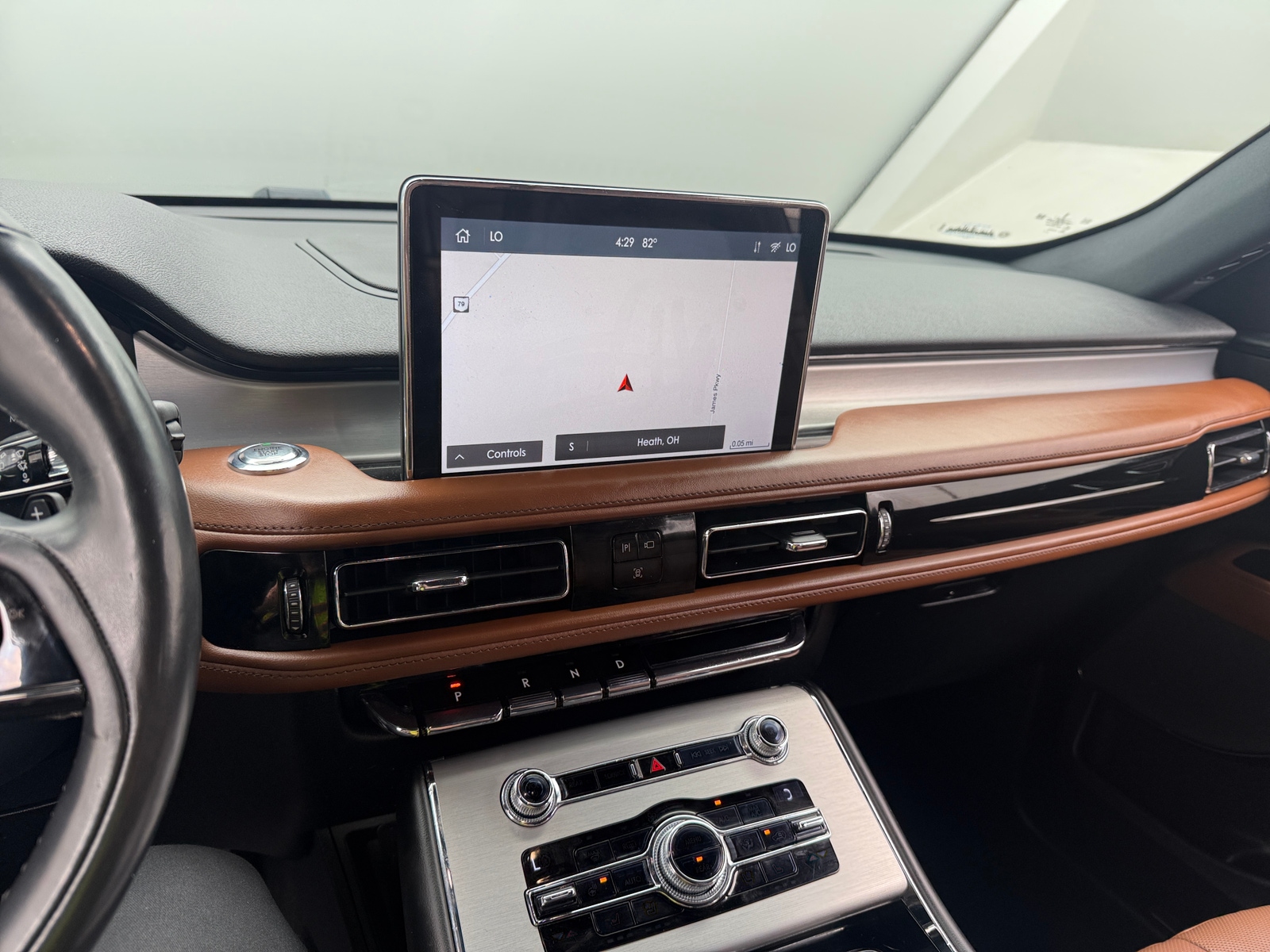 Thumbnail: 2020 Lincoln Aviator - 3