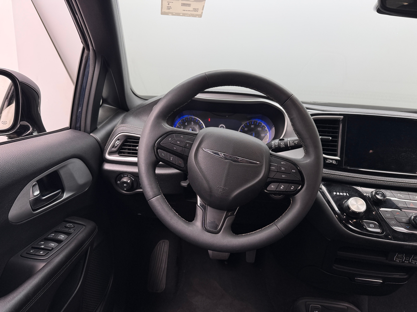 Thumbnail: 2024 Chrysler Pacifica - 5