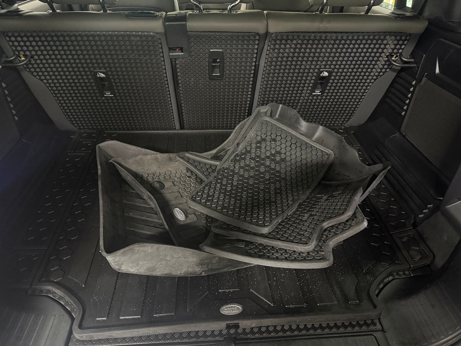 Thumbnail: 2023 Land Rover Defender - 6