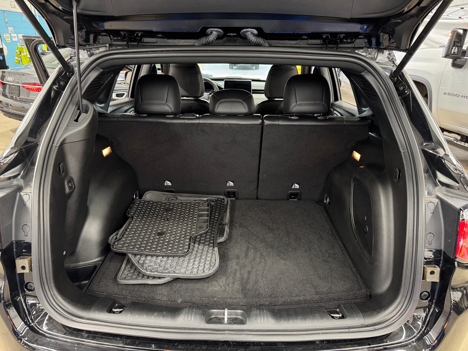 Thumbnail: 2023 Jeep Compass - 7