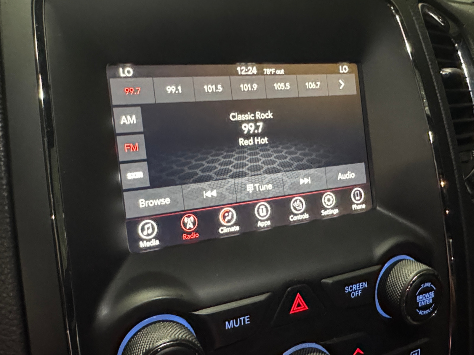 Thumbnail: 2018 Dodge Durango - 4