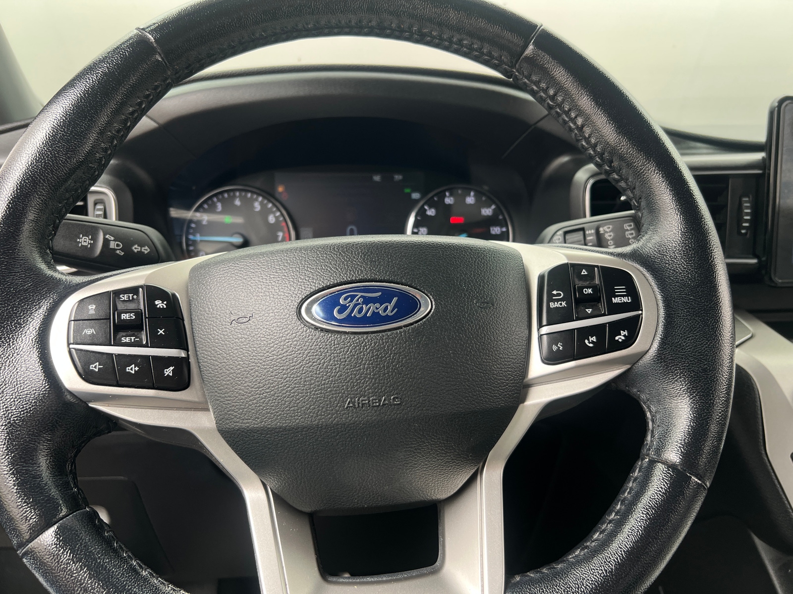 Thumbnail: 2021 Ford Explorer - 4