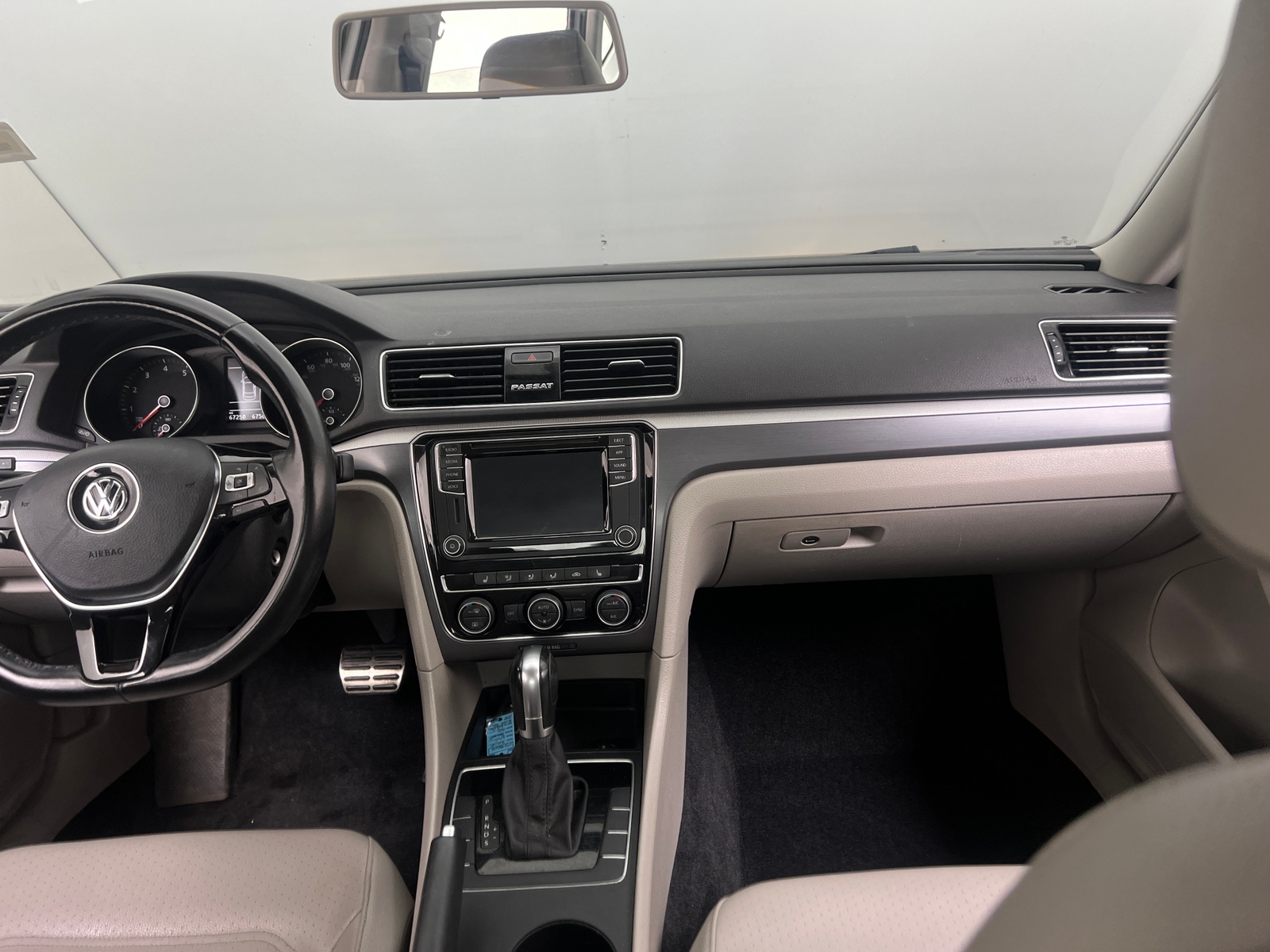 Thumbnail: 2018 Volkswagen Passat - 3