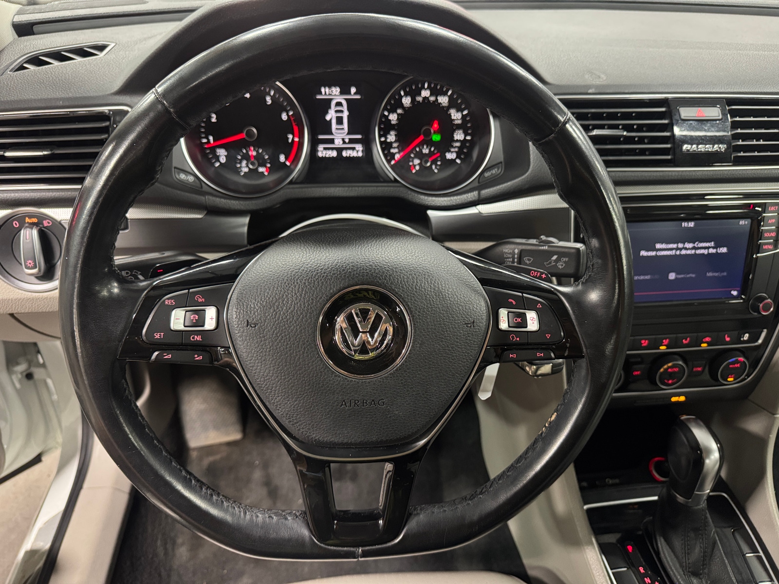 Thumbnail: 2018 Volkswagen Passat - 5