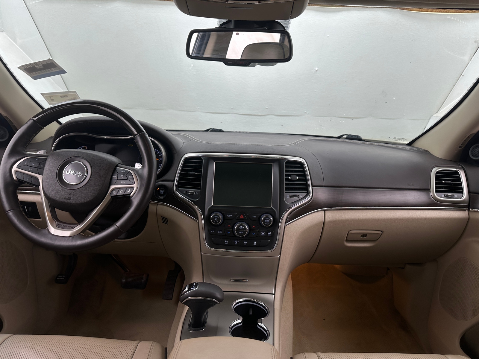Thumbnail: 2015 Jeep Grand Cherokee - 2