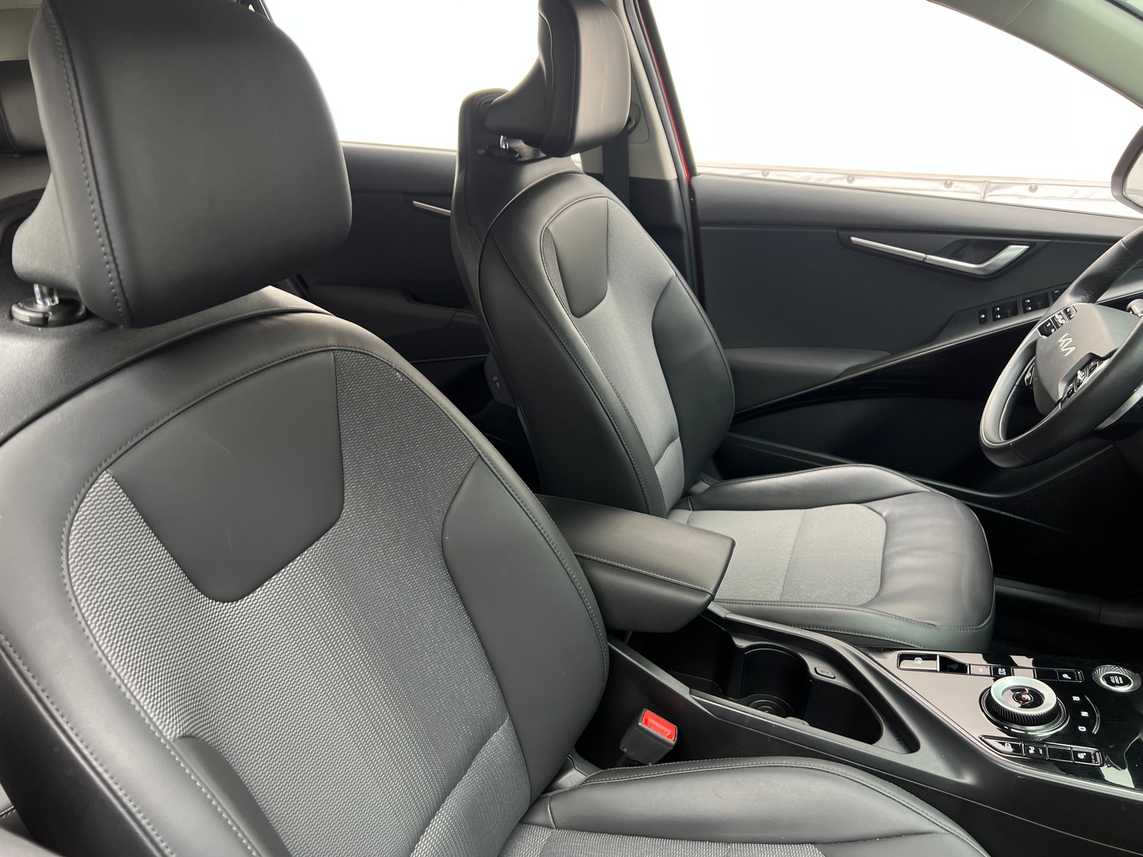 Thumbnail: 2023 Kia Niro - 2