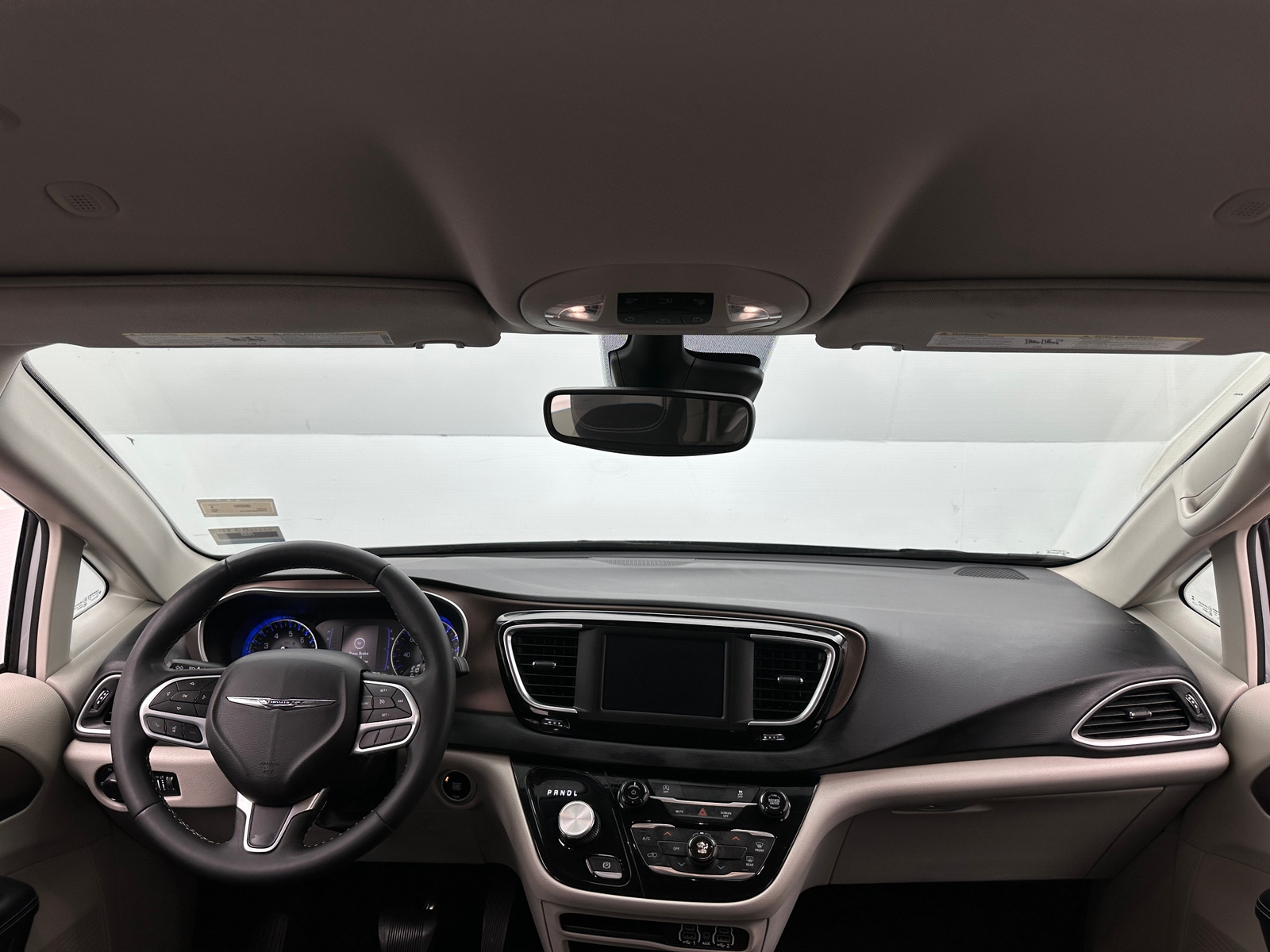 Thumbnail: 2023 Chrysler Voyager - 3