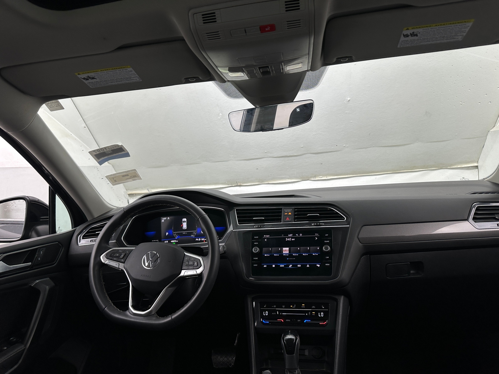 Thumbnail: 2022 Volkswagen Tiguan - 2