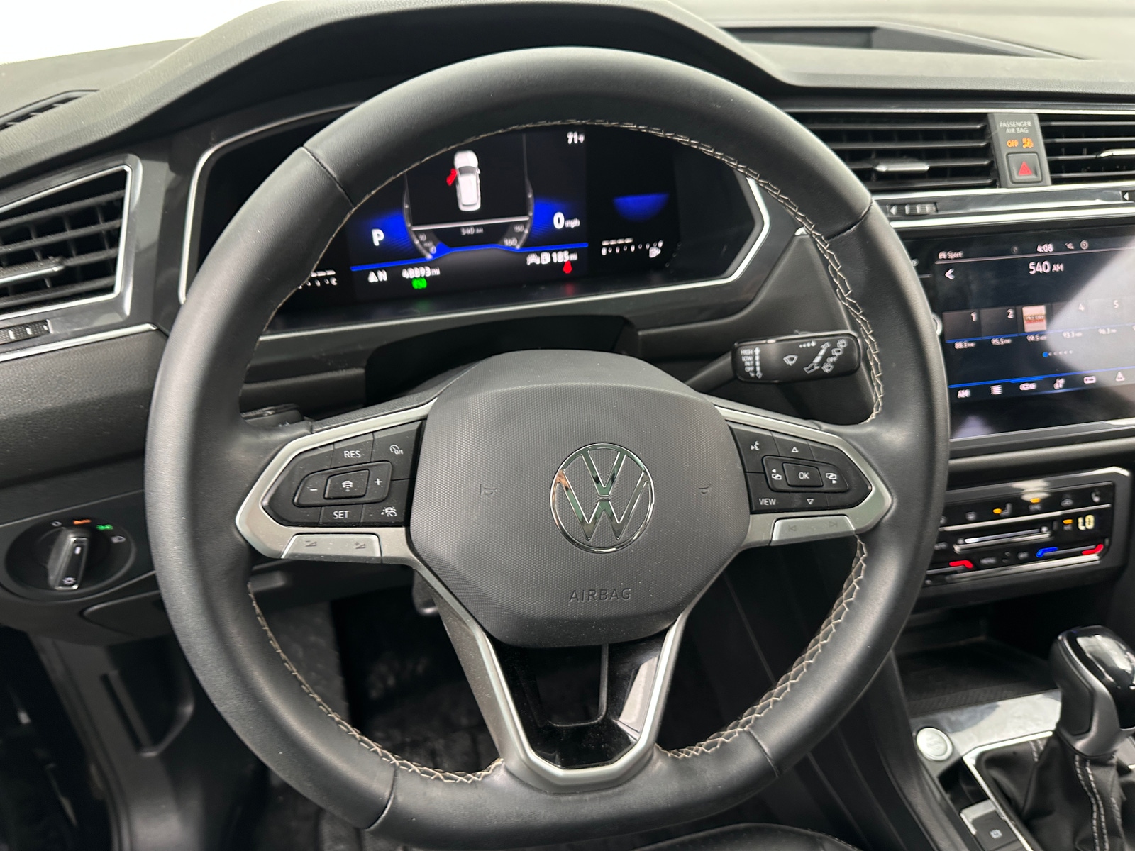 Thumbnail: 2022 Volkswagen Tiguan - 4
