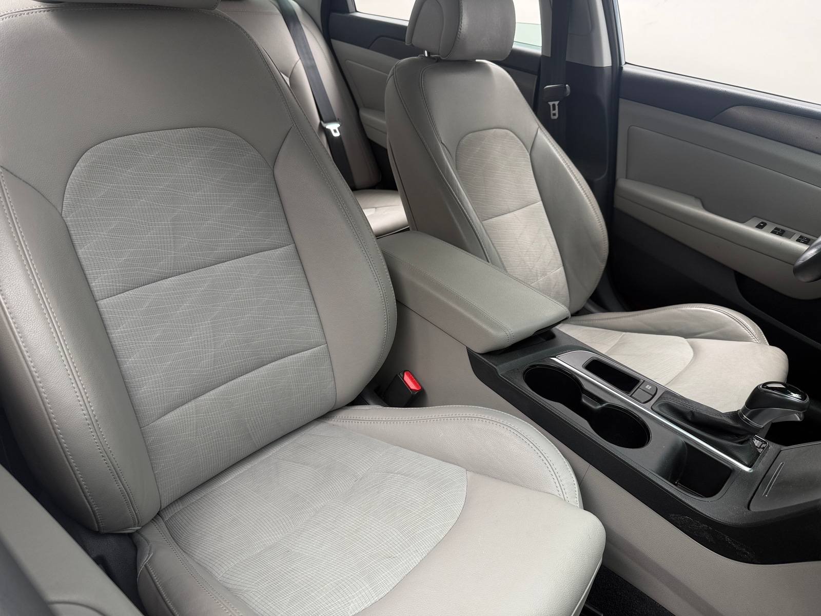 Thumbnail: 2015 Hyundai Sonata - 2