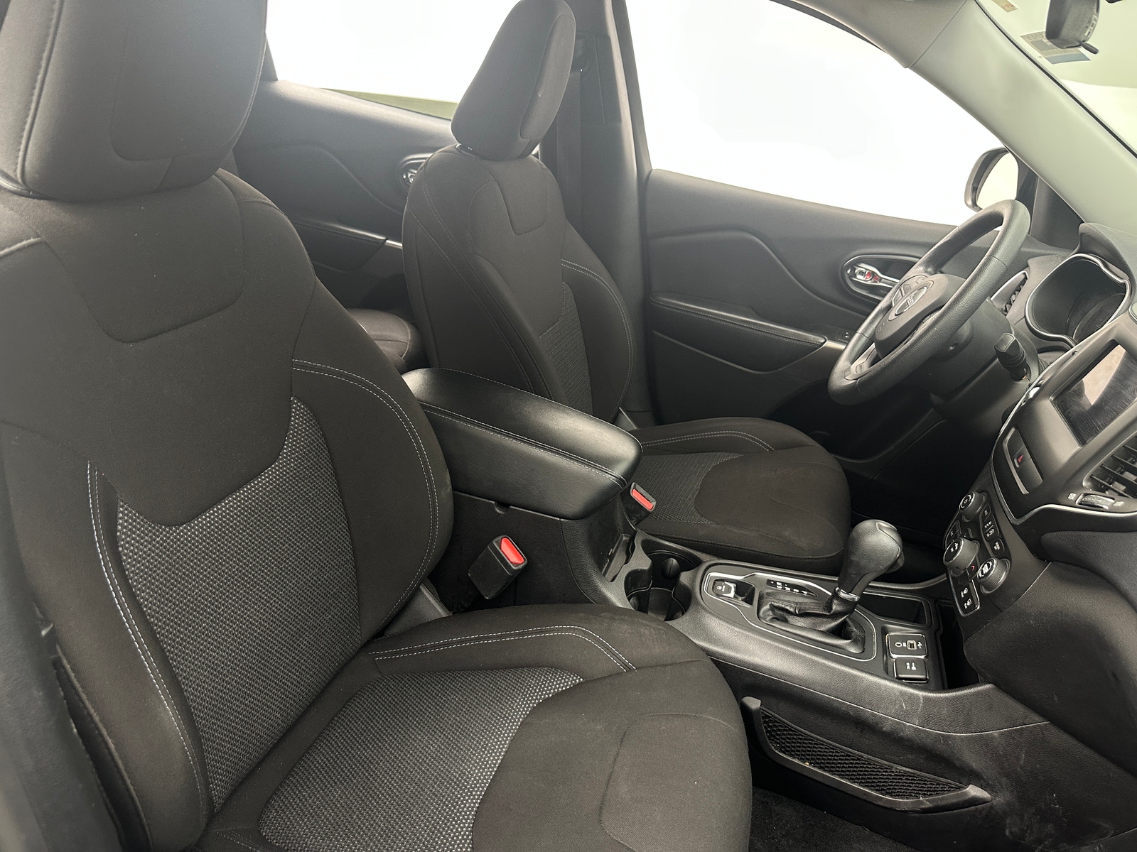 Thumbnail: 2019 Jeep Cherokee - 2