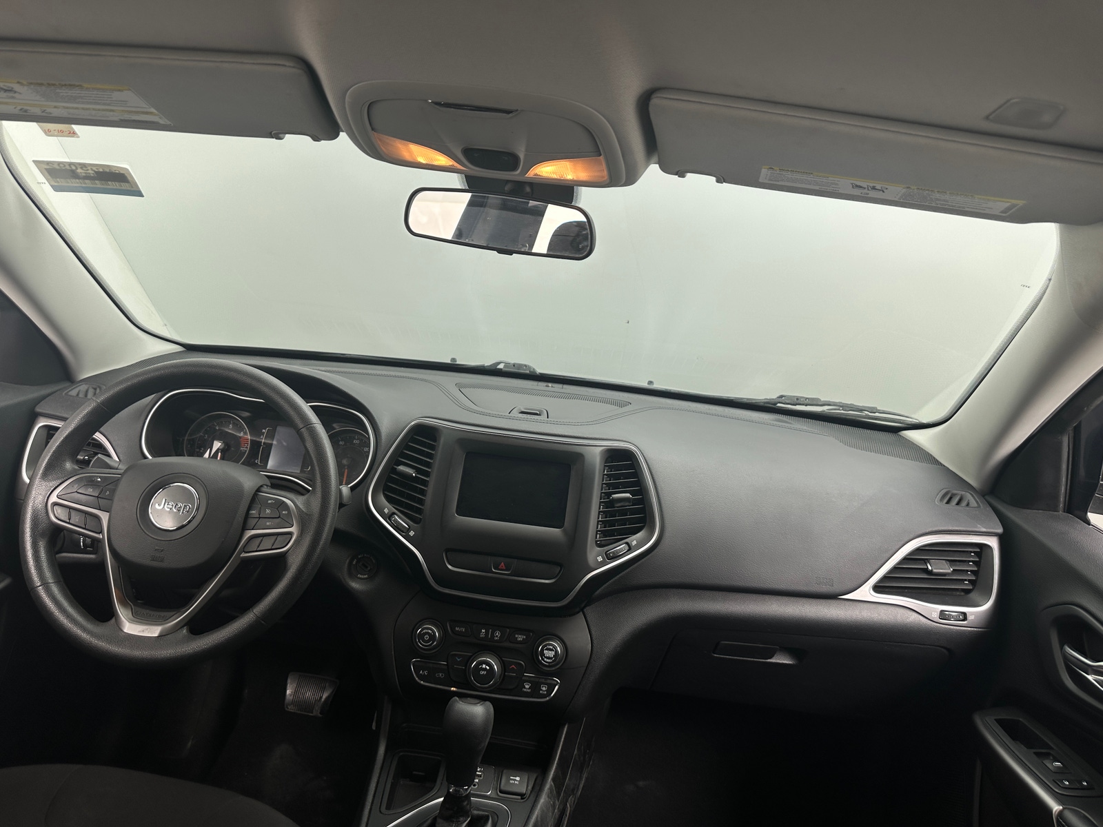 Thumbnail: 2019 Jeep Cherokee - 3