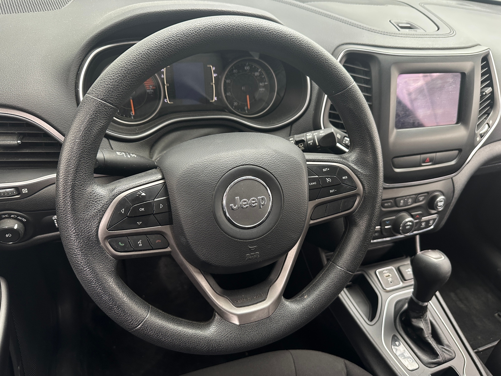 Thumbnail: 2019 Jeep Cherokee - 5