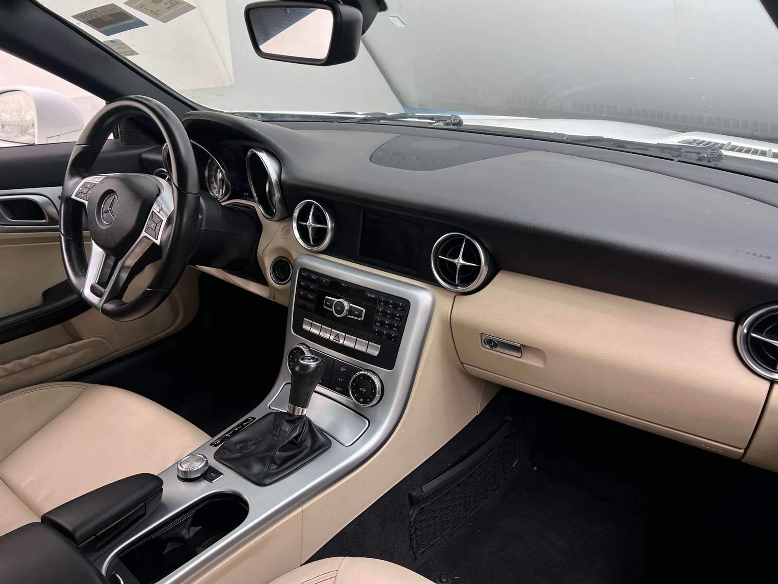 Thumbnail: 2015 Mercedes-Benz SLK - 2