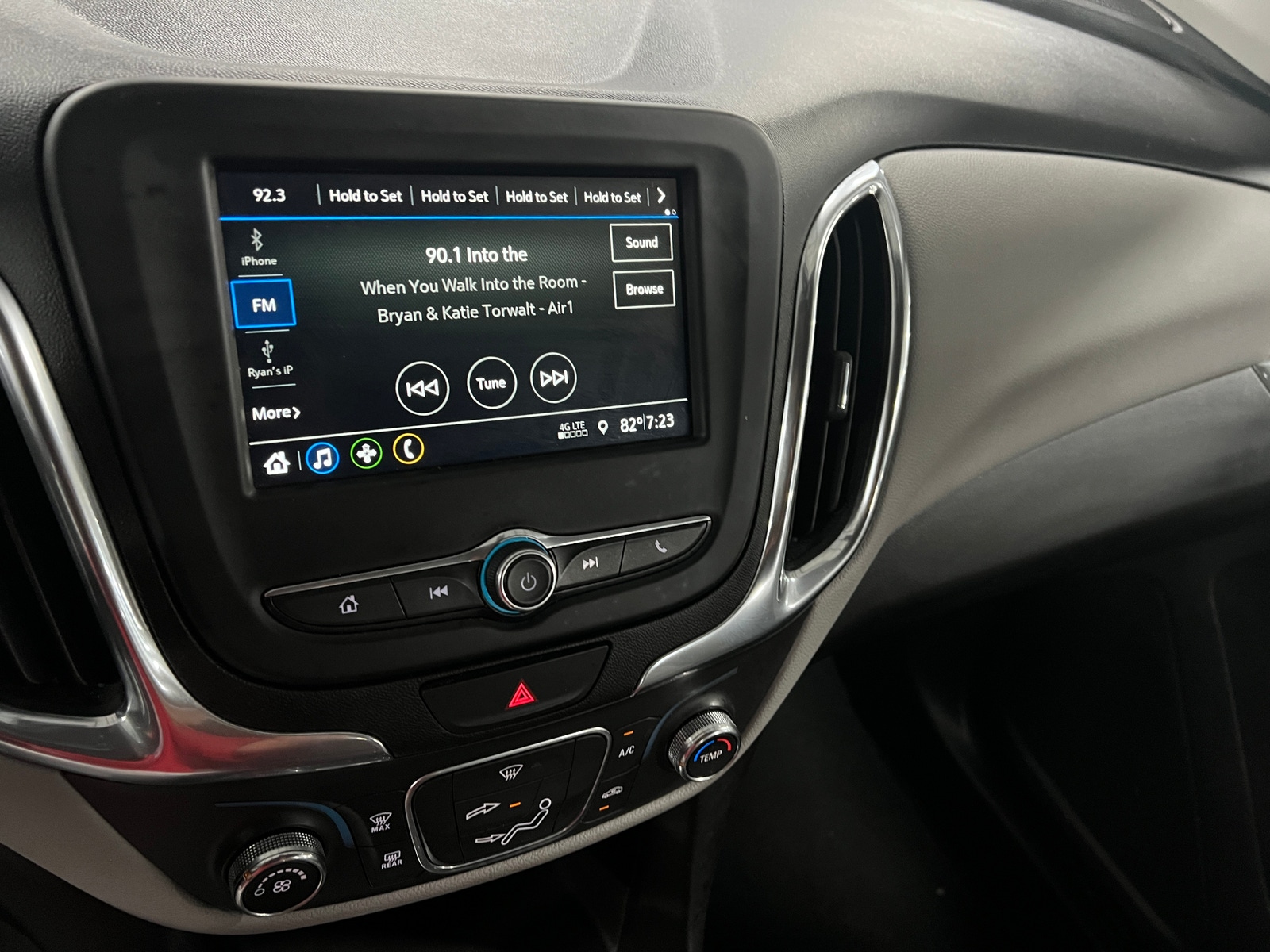 Thumbnail: 2019 Chevrolet Equinox - 4