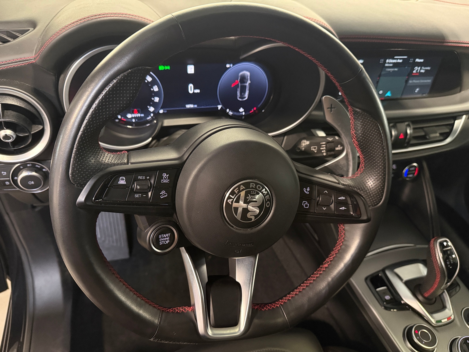 Thumbnail: 2024 Alfa Romeo Stelvio - 4