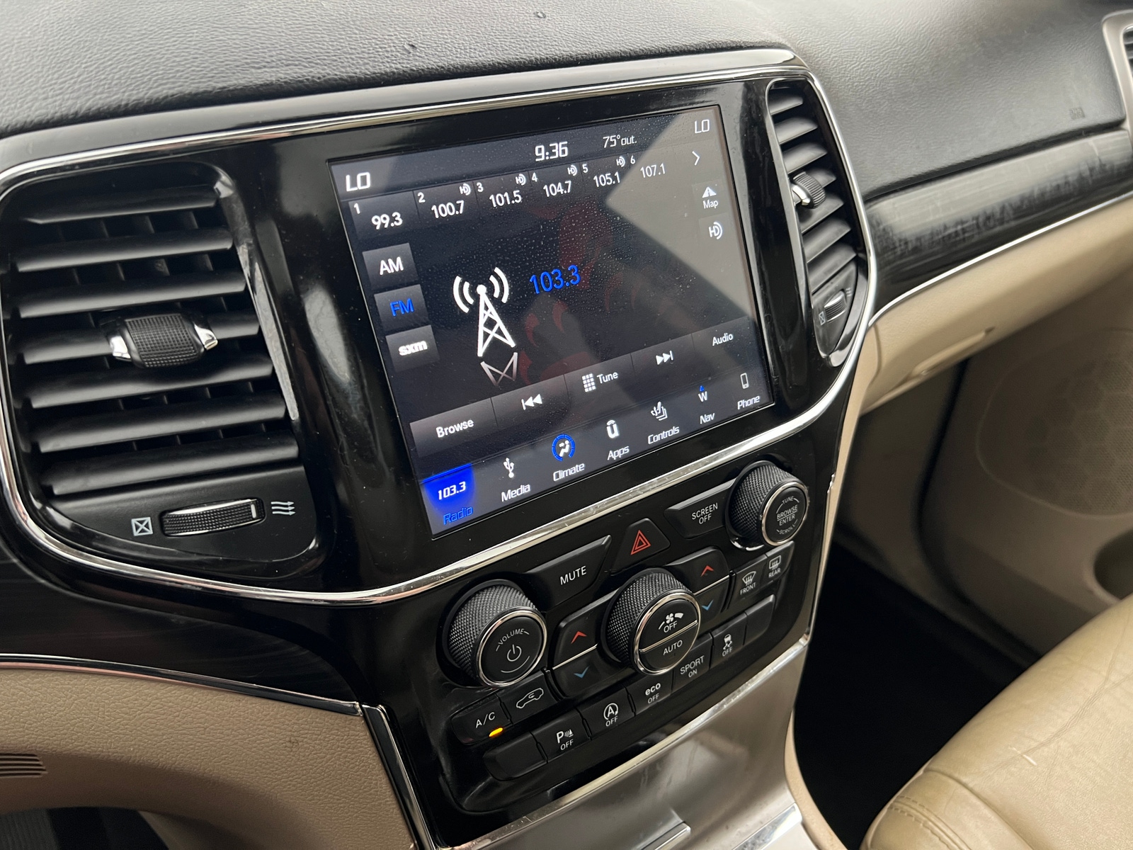 Thumbnail: 2019 Jeep Grand Cherokee - 3