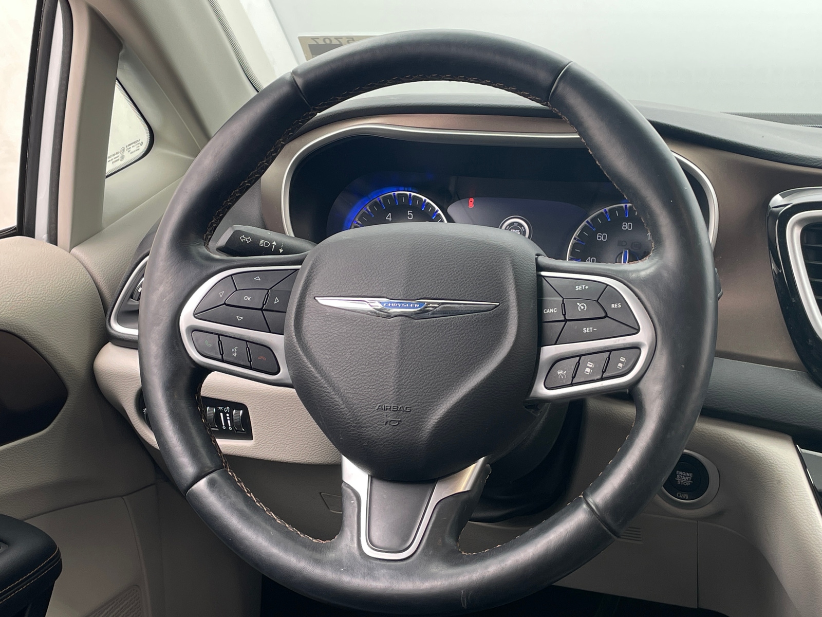 Thumbnail: 2018 Chrysler Pacifica - 4