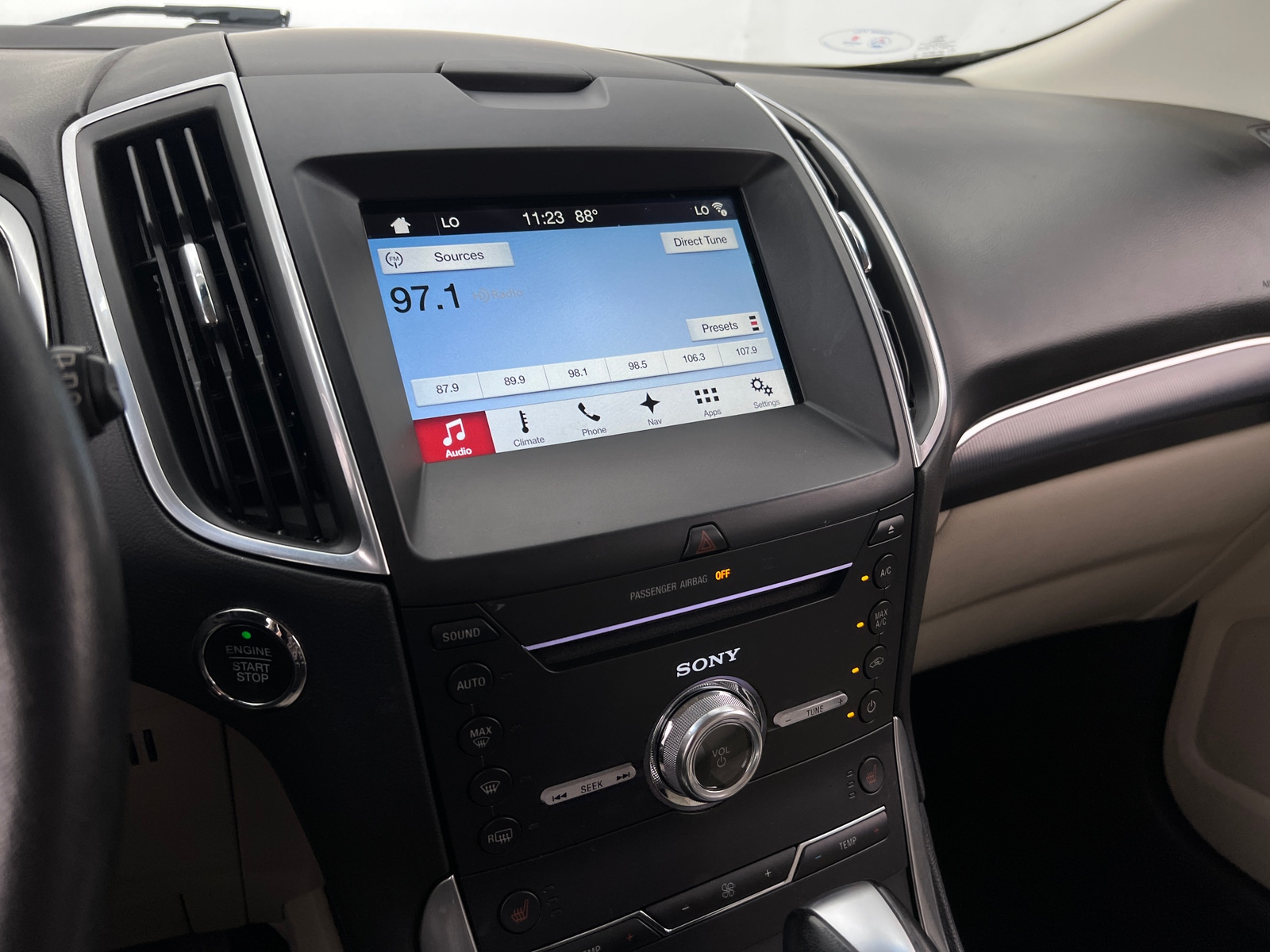 Thumbnail: 2017 Ford Edge - 3