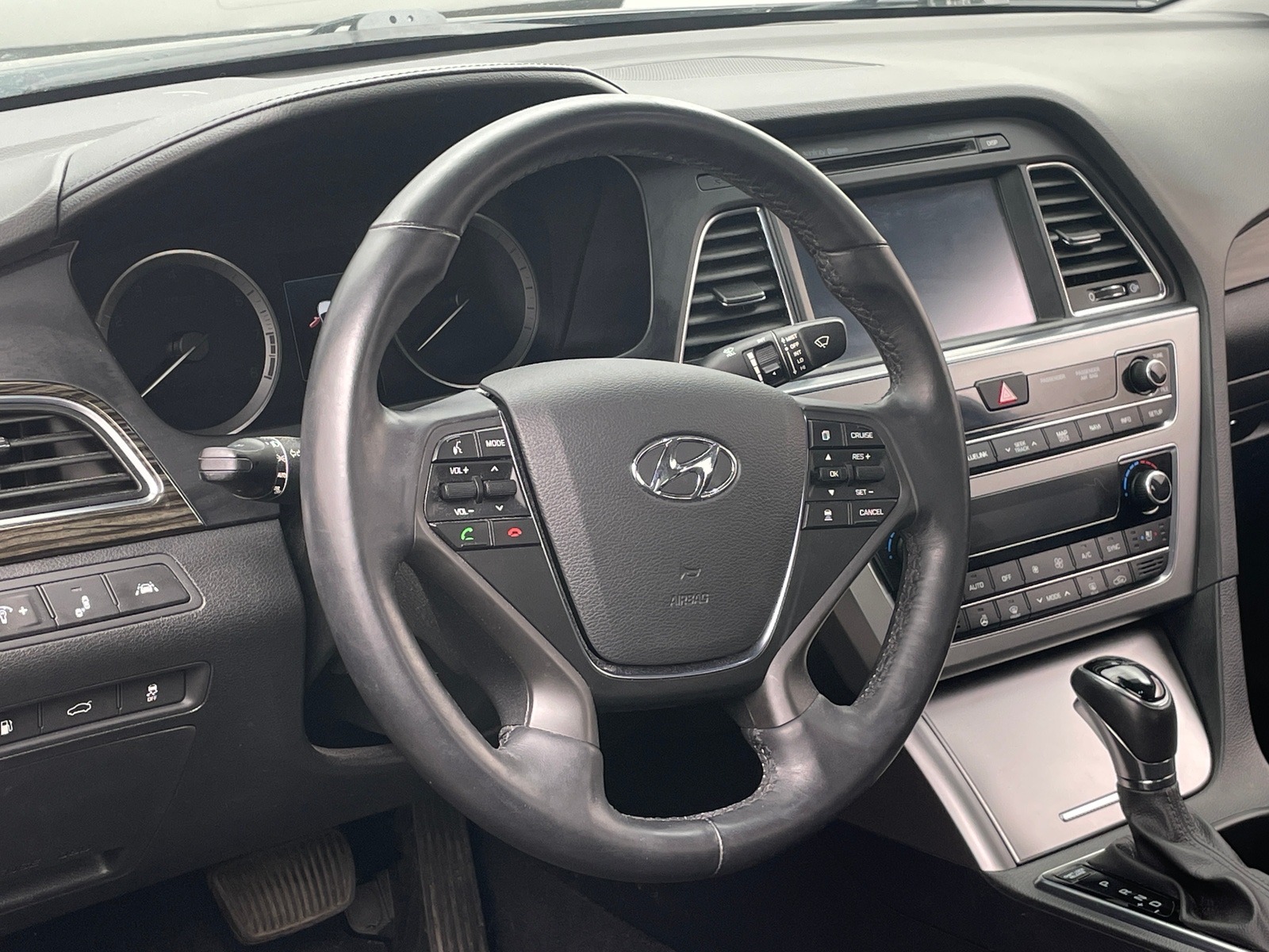 Thumbnail: 2016 Hyundai Sonata - 4