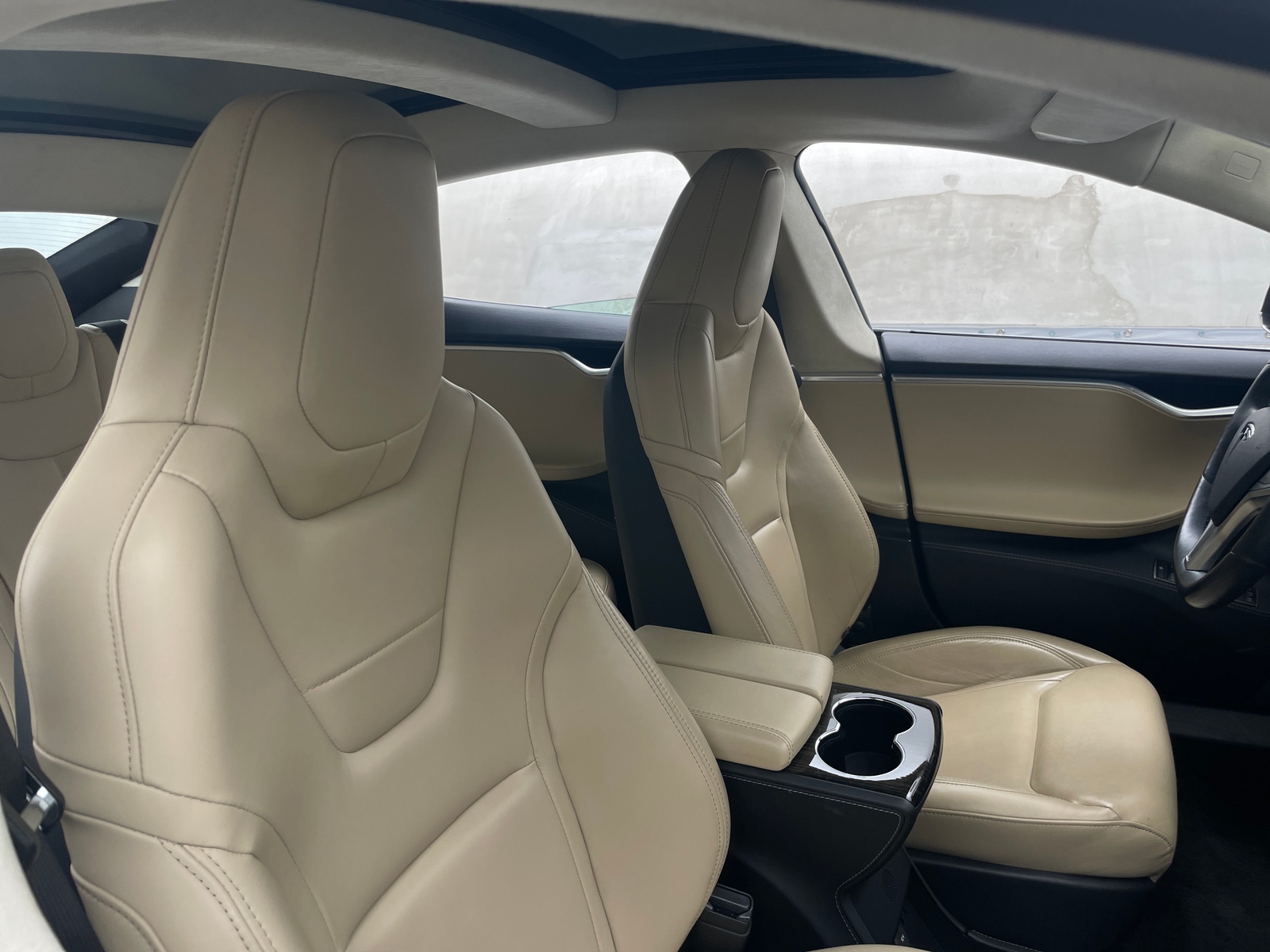 Thumbnail: 2015 Tesla Model S - 2