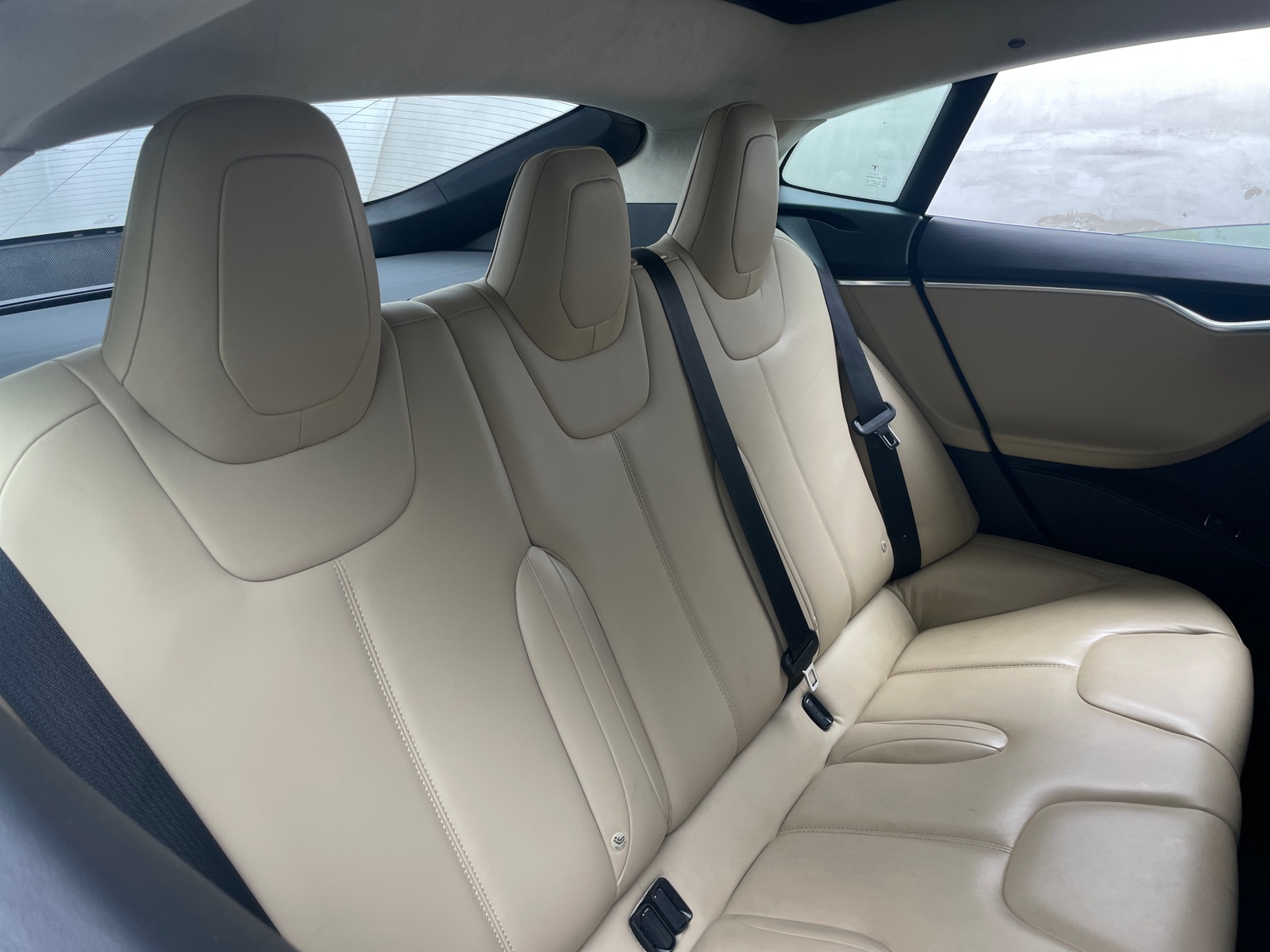 Thumbnail: 2015 Tesla Model S - 6